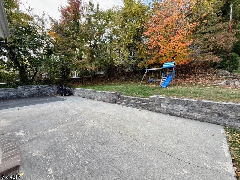 Haledon Boro, New Jersey, 07508, United States, 4 Bedrooms Bedrooms, ,2 BathroomsBathrooms,Residential,For Sale,1980965