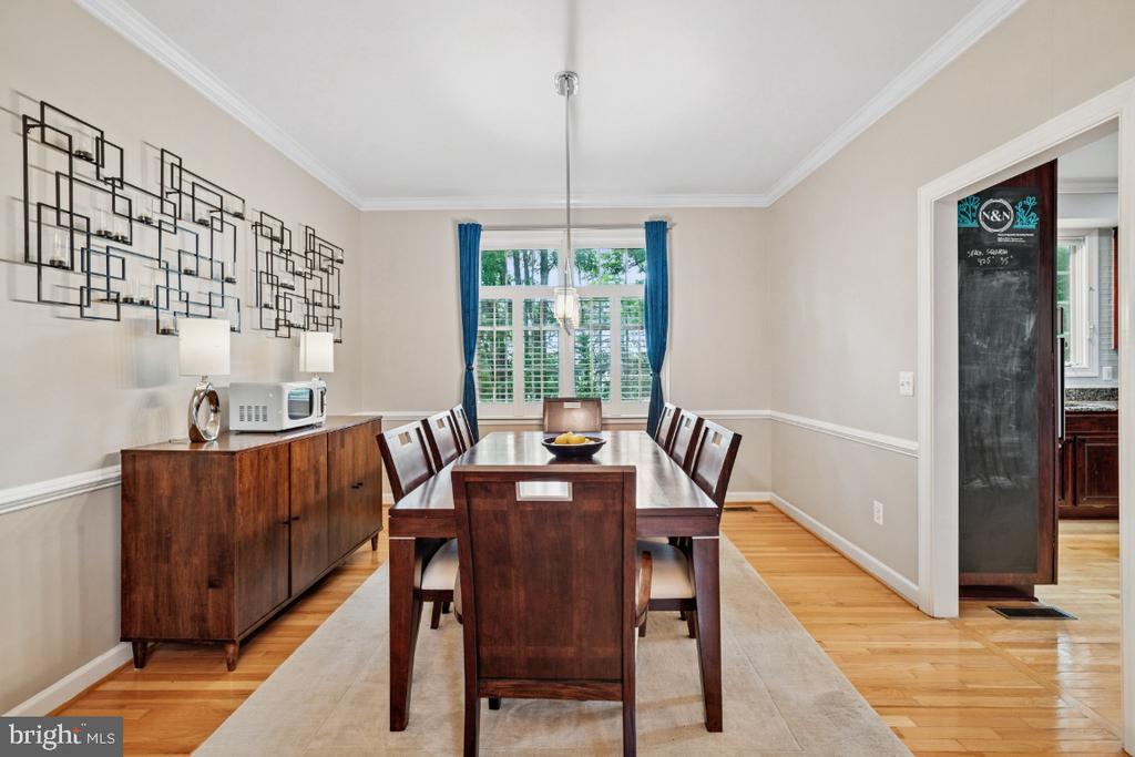 Leesburg, Virginia, 20176, United States, 4 Bedrooms Bedrooms, ,5 BathroomsBathrooms,Residential,For Sale,1900813