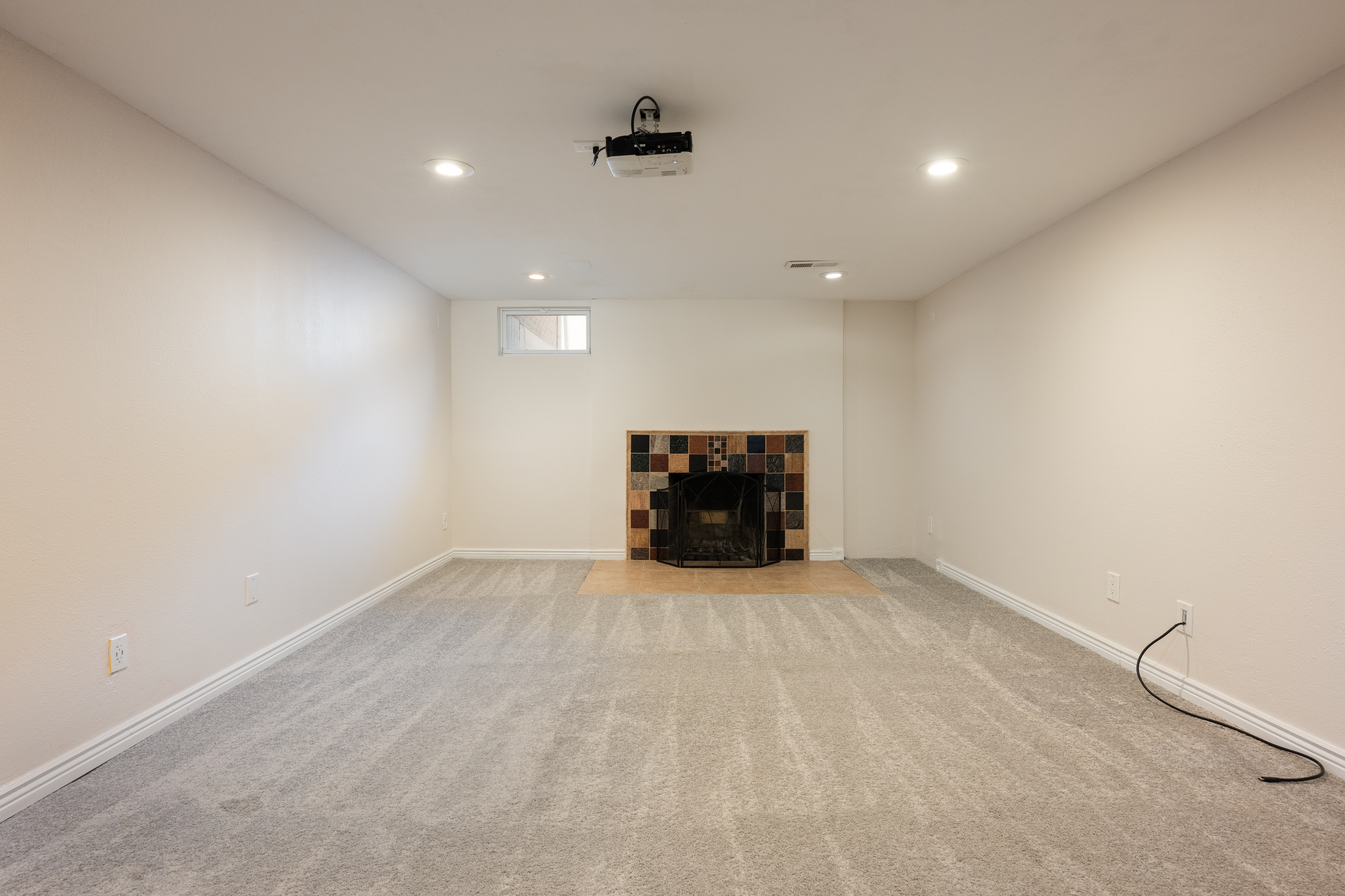  Beautiful mid-century modern home offering the perfect blend - 物件實景