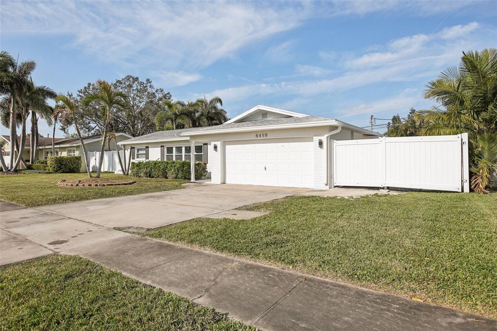 St Petersburg, Florida, 33710, United States, 3 Bedrooms Bedrooms, ,2 BathroomsBathrooms,Residential,For Sale,1849004