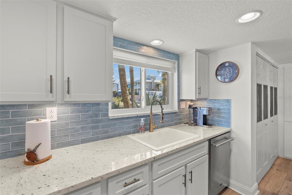 New Smyrna Beach, Florida, 32169, United States, 2 Bedrooms Bedrooms, ,3 BathroomsBathrooms,Residential,For Sale,1987395