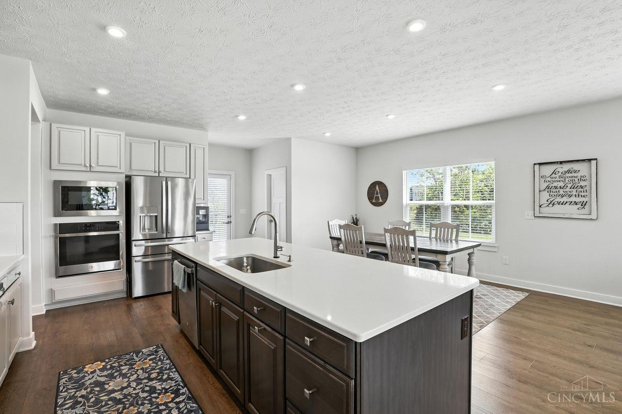 Lebanon, Ohio, 45036, United States, 4 Bedrooms Bedrooms, ,4 BathroomsBathrooms,Residential,For Sale,1955861