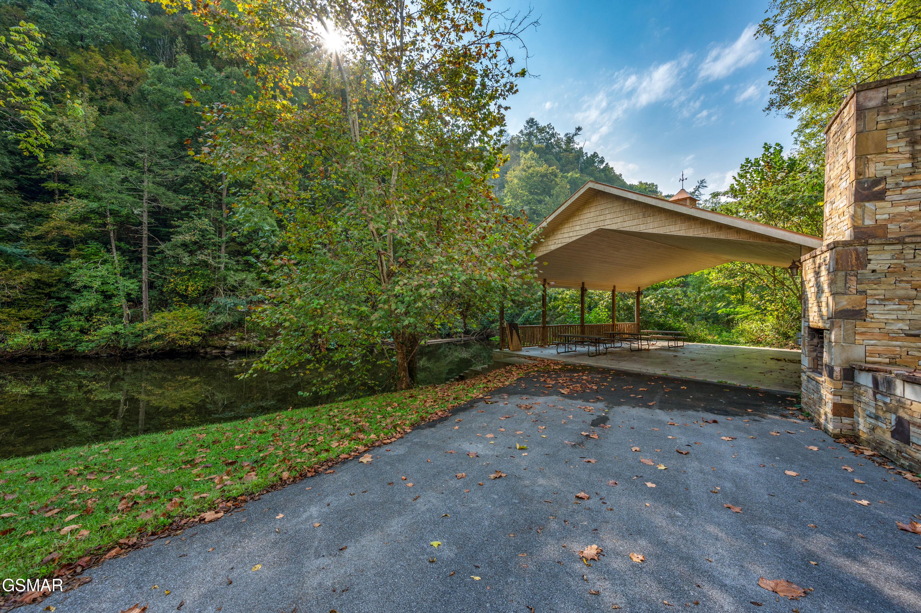 Sevierville, Tennessee, 37876, United States, 3 Bedrooms Bedrooms, ,5 BathroomsBathrooms,Residential,For Sale,1978747