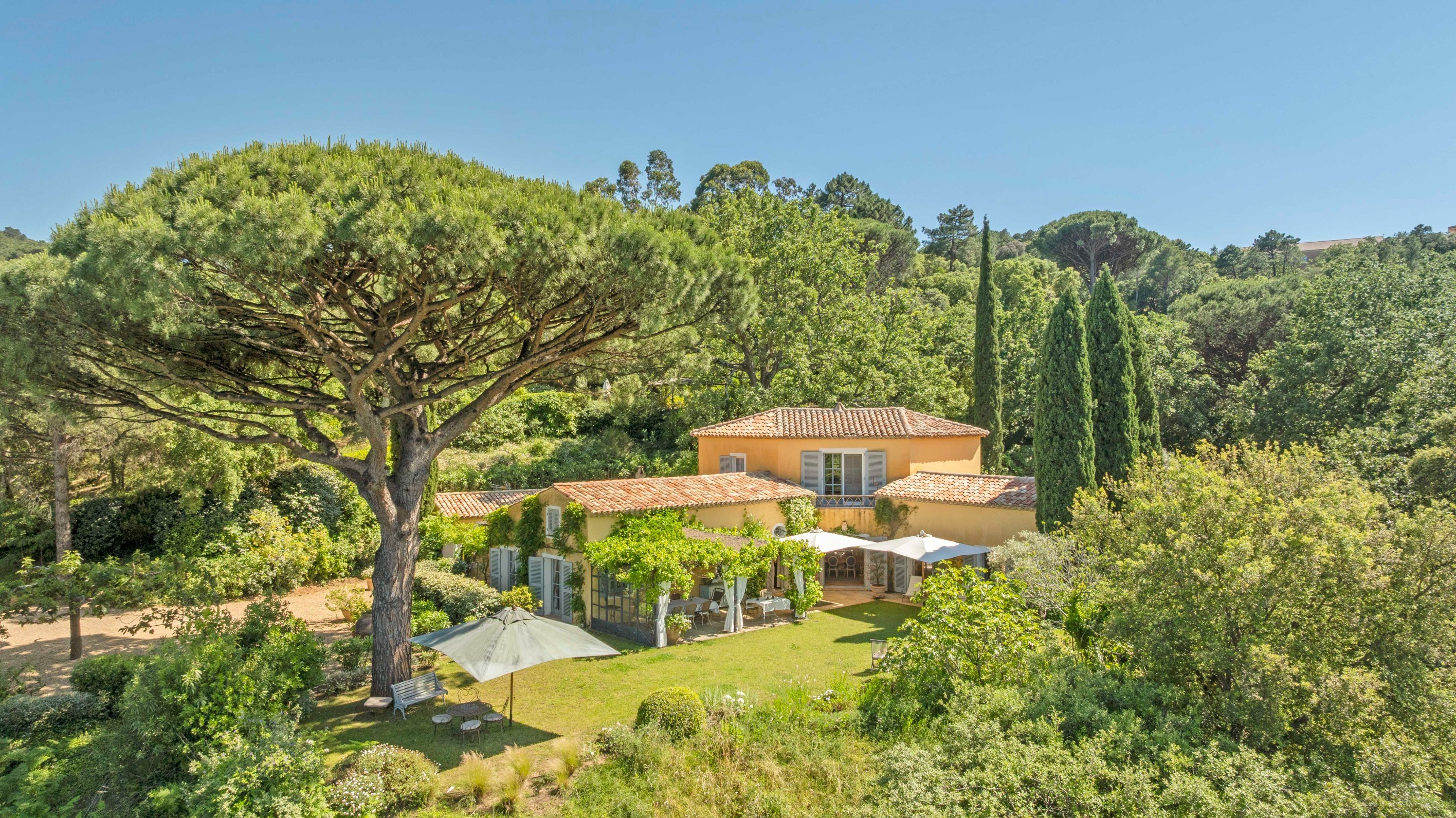  Gassin luxury estate with sea views, guest house and 13 446 sqm landscaped grou… - 物件實景