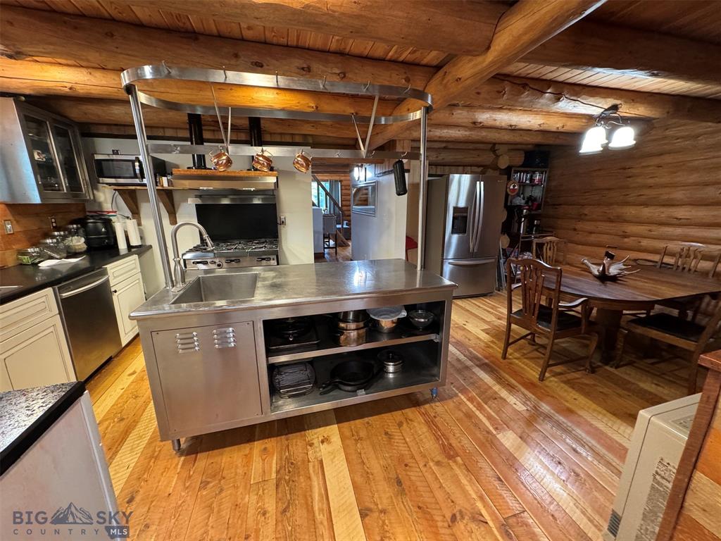 Anaconda, Montana, 59711, United States, 3 Bedrooms Bedrooms, ,3 BathroomsBathrooms,Residential,For Sale,1974006