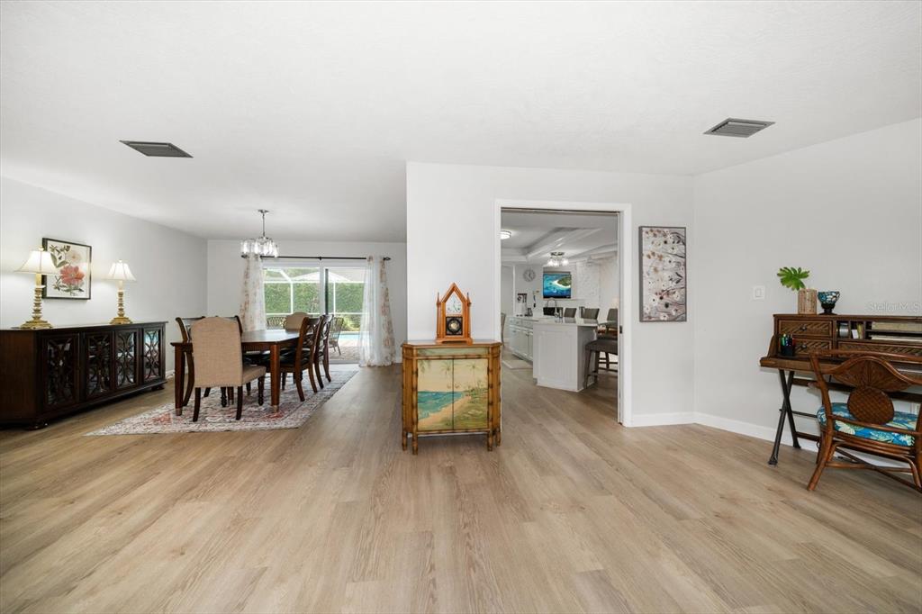 Clearwater, Florida, 33761, United States, 5 Bedrooms Bedrooms, ,3 BathroomsBathrooms,Residential,For Sale,1919685