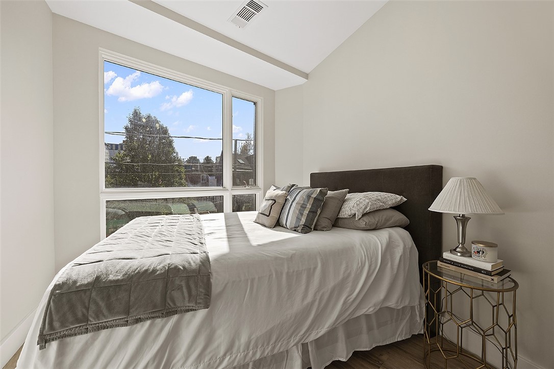 Lawrenceville, Pennsylvania, 15201, United States, 2 Bedrooms Bedrooms, ,2 BathroomsBathrooms,Residential,For Sale,1960750