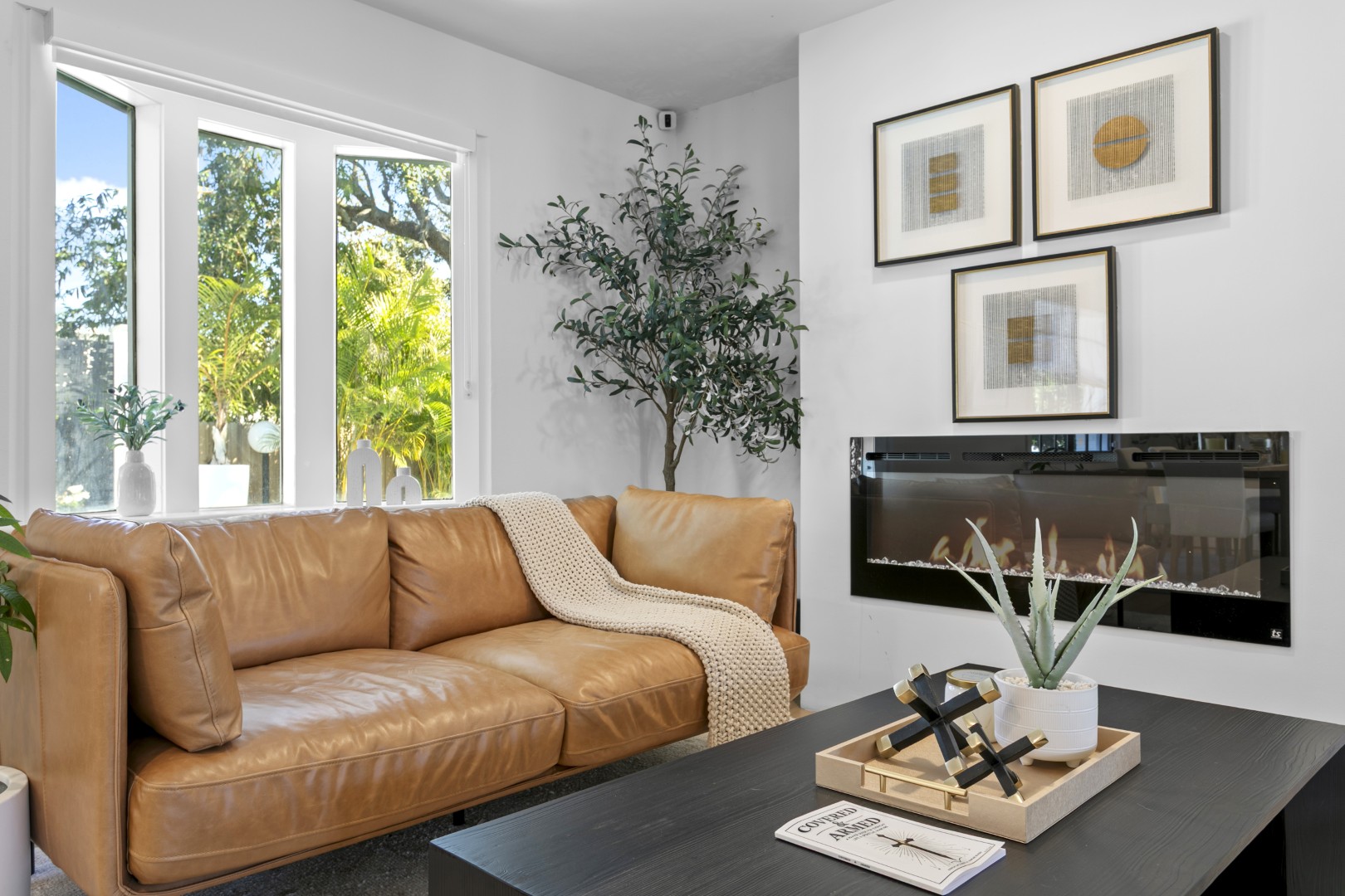 Tampa, Florida, 33629, United States, 4 Bedrooms Bedrooms, ,5 BathroomsBathrooms,Residential,For Sale,2010401