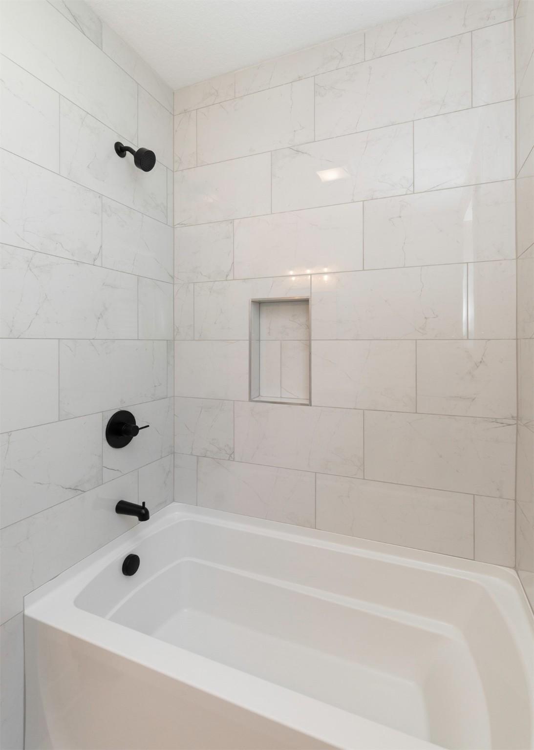 Clive, Iowa, 50325, United States, 5 Bedrooms Bedrooms, ,3 BathroomsBathrooms,Residential,For Sale,1910418