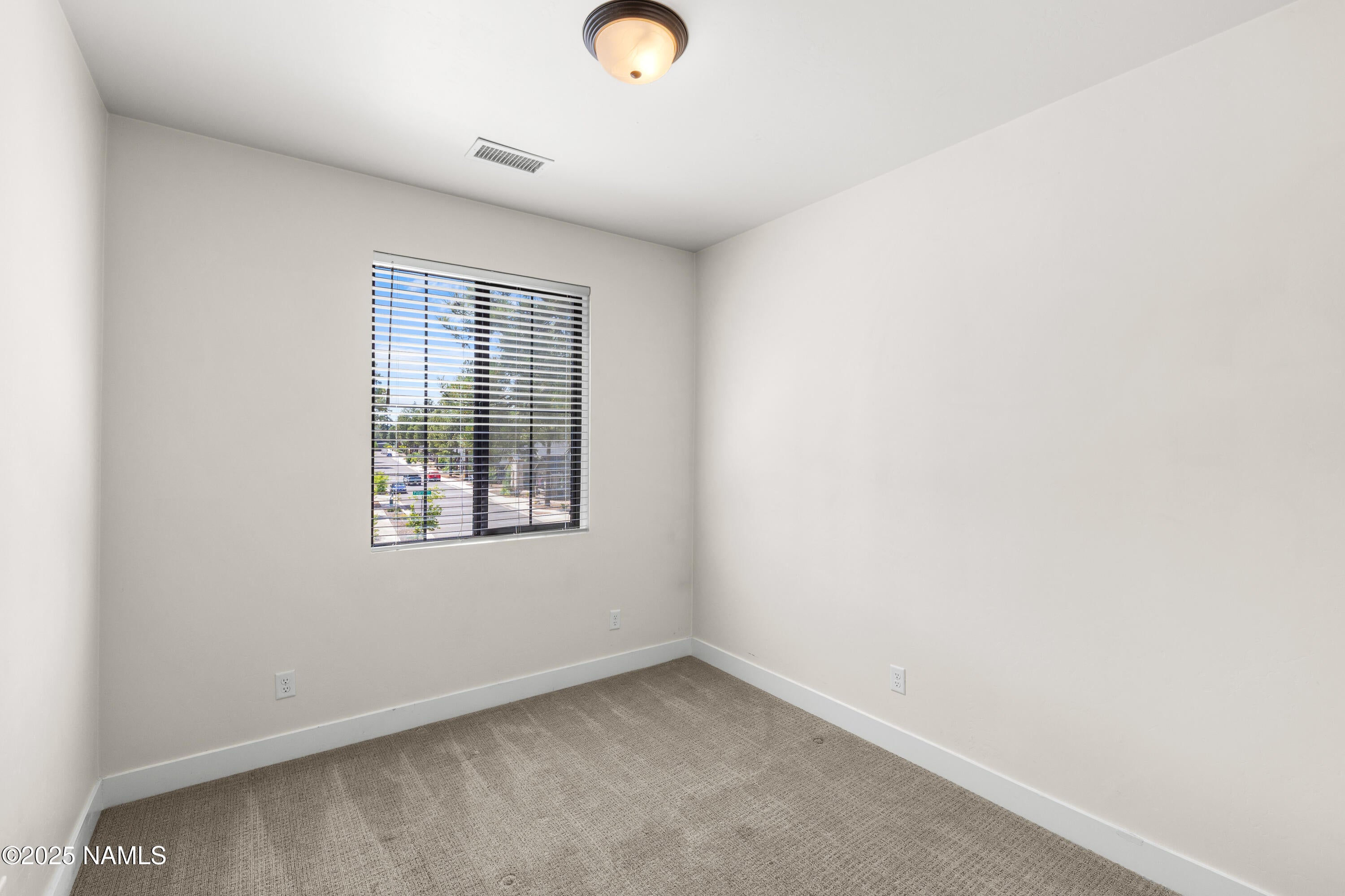 Flagstaff, Arizona, 86001, United States, 5 Bedrooms Bedrooms, ,4 BathroomsBathrooms,Residential,For Sale,1902555