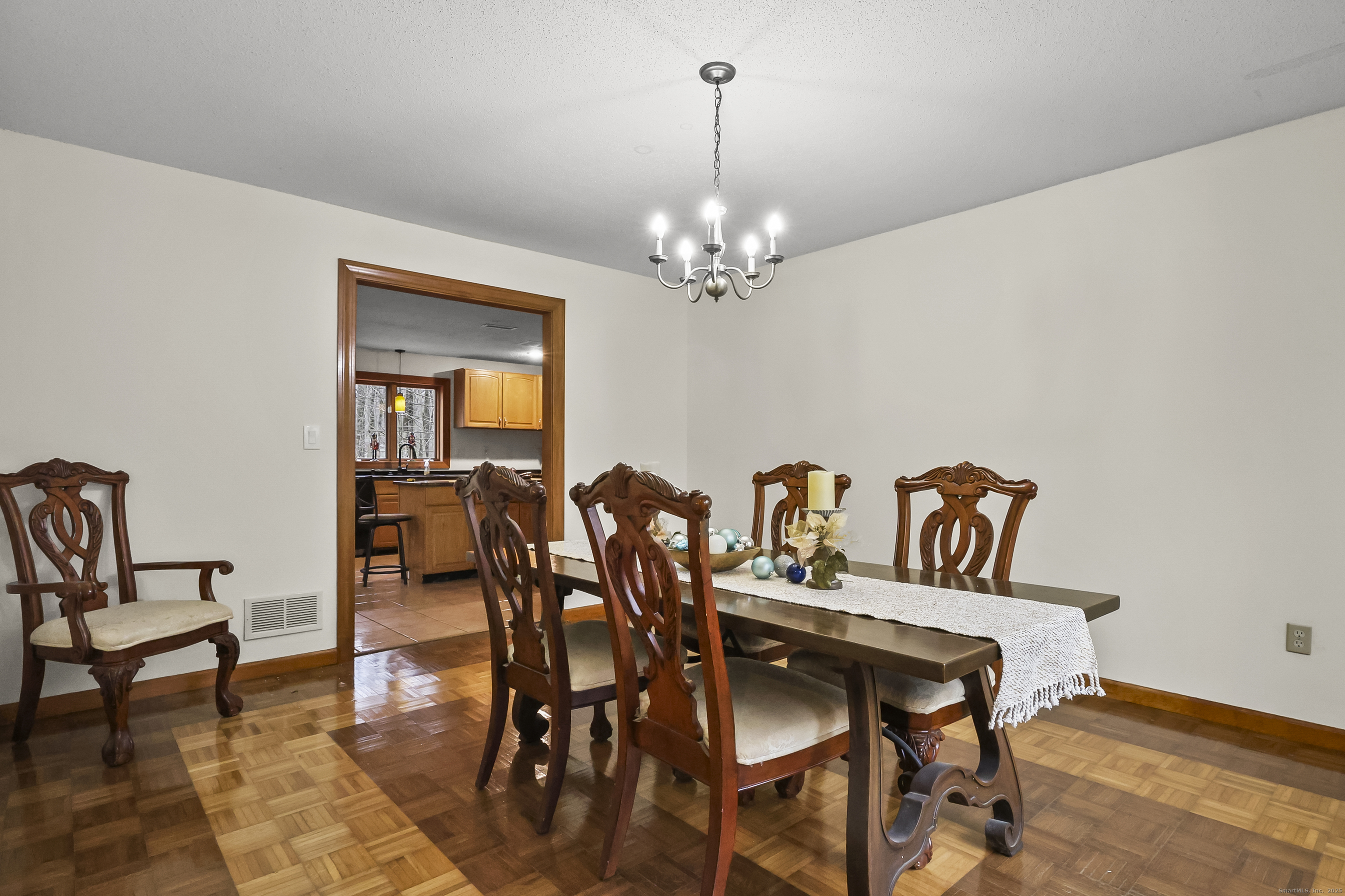 Lebanon, Connecticut, 06249, United States, 3 Bedrooms Bedrooms, ,4 BathroomsBathrooms,Residential,For Sale,1999598