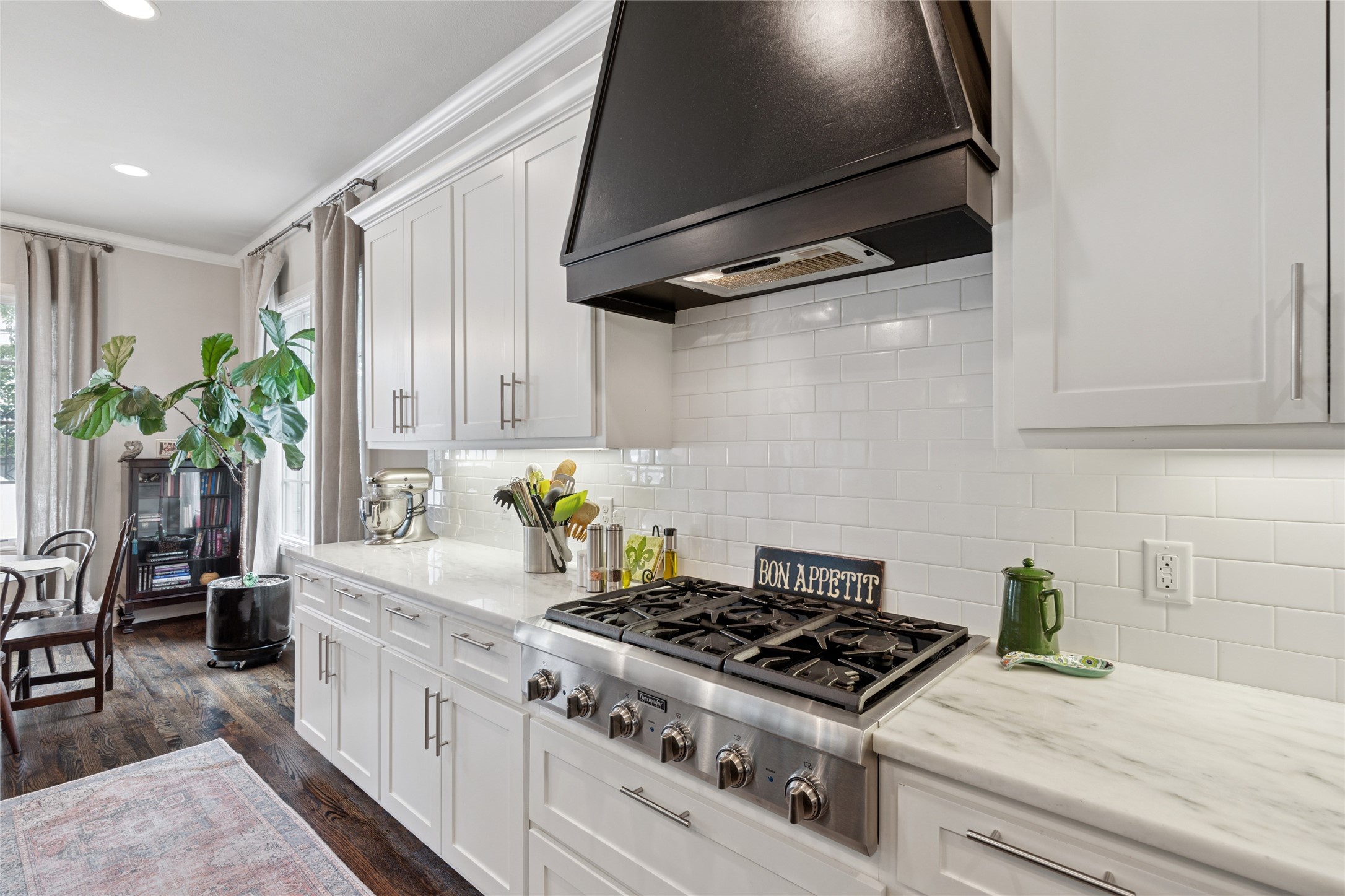 Fort Worth, Texas, 76109, United States, 5 Bedrooms Bedrooms, ,5 BathroomsBathrooms,Residential,For Sale,1866659