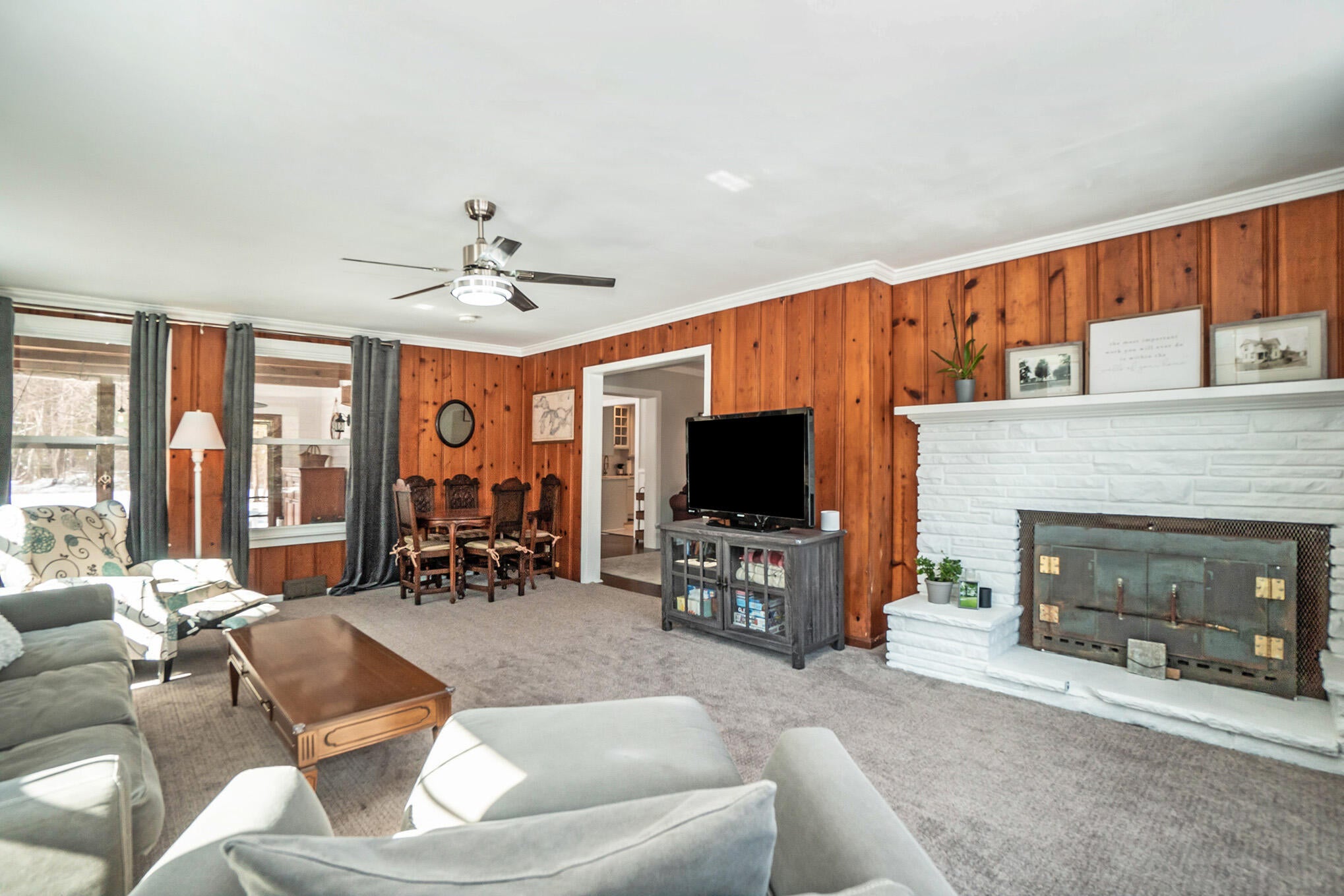 South Haven, Michigan, 49090, United States, 4 Bedrooms Bedrooms, ,3 BathroomsBathrooms,Residential,For Sale,1937505