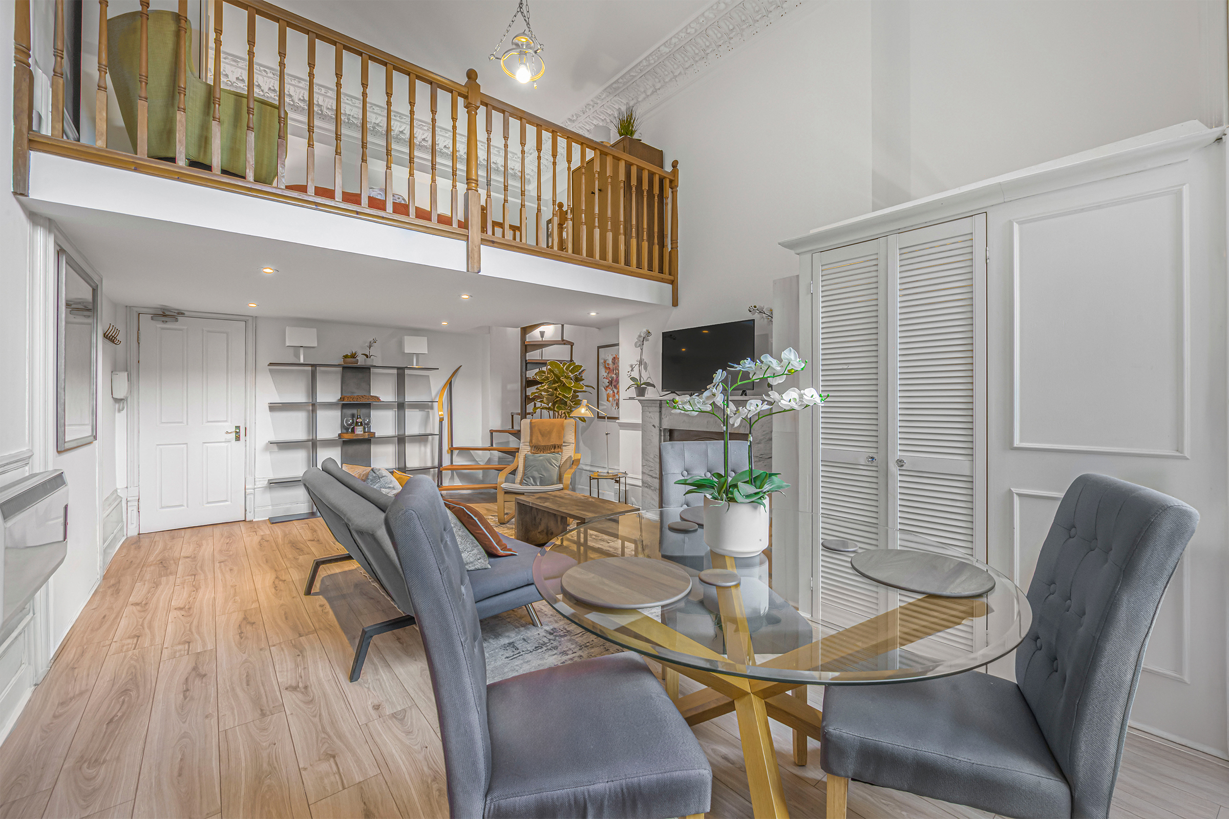  Unbroken Freehold Residential Investment Moments from Hyde Park - 物件實景