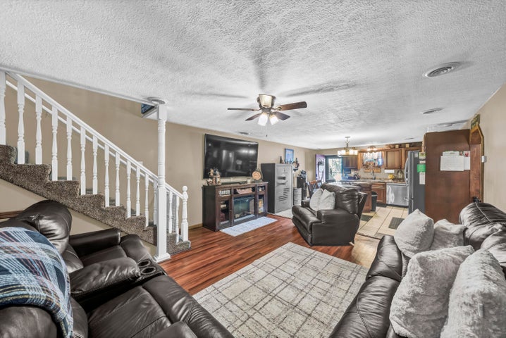 Vanceburg, Kentucky, 41179, United States, 4 Bedrooms Bedrooms, ,2 BathroomsBathrooms,Residential,For Sale,1984182