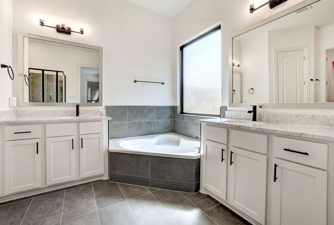 Leander, Texas, 78641, United States, 4 Bedrooms Bedrooms, ,4 BathroomsBathrooms,Residential,For Sale,1933060