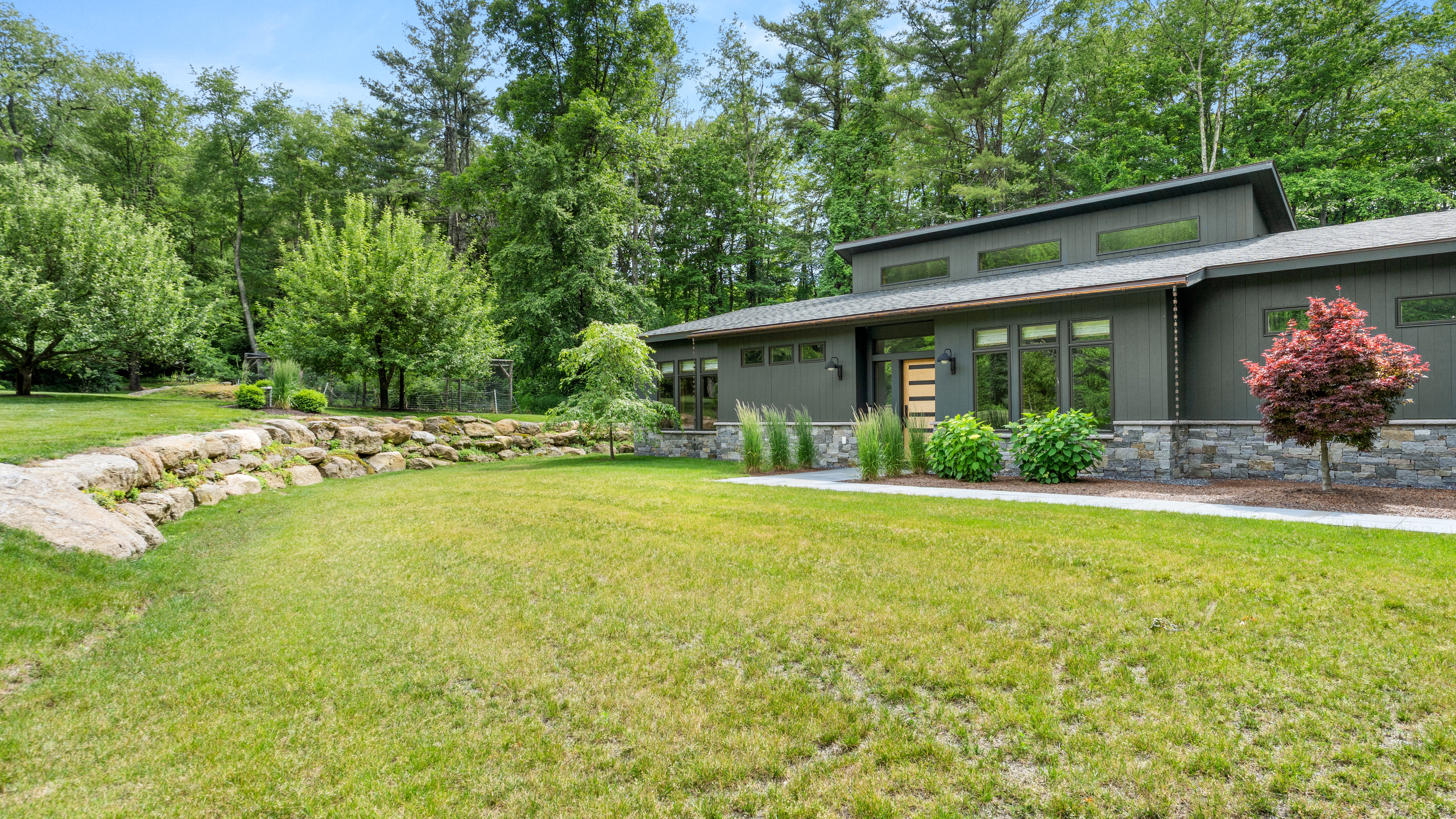  Stunning Contemporary Single Level Home - 物件實景