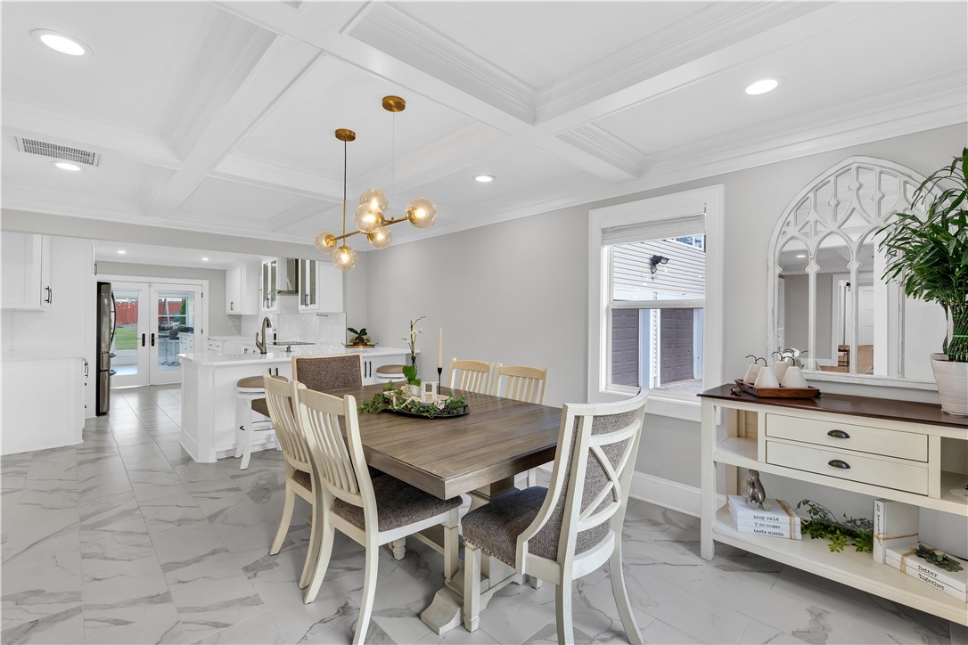 Greenville, South Carolina, 29607, United States, 5 Bedrooms Bedrooms, ,4 BathroomsBathrooms,Residential,For Sale,1947987