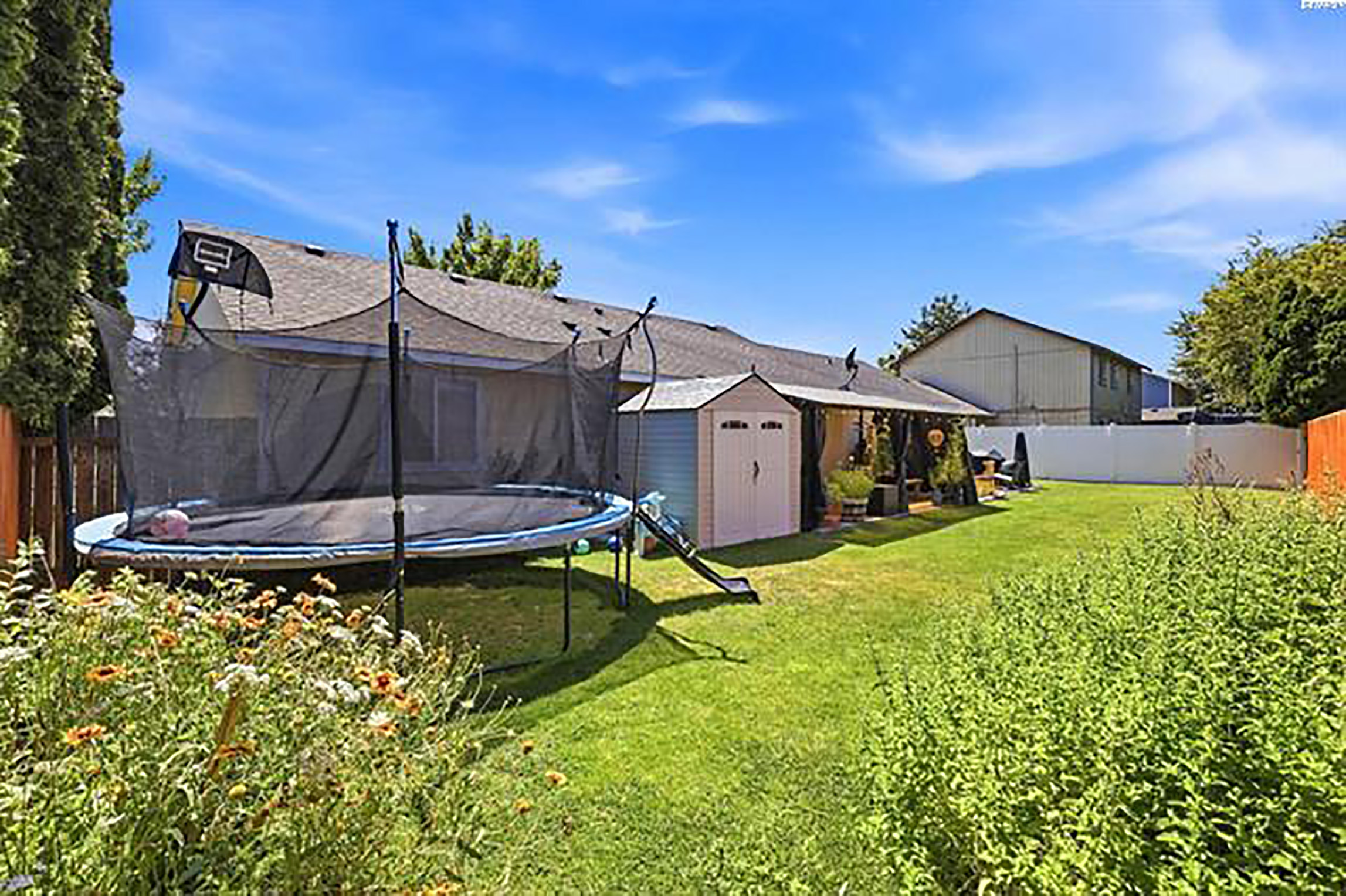  Wonderful 3 Bed Home RV /Boat Parking, Fully Fenced - 物件實景