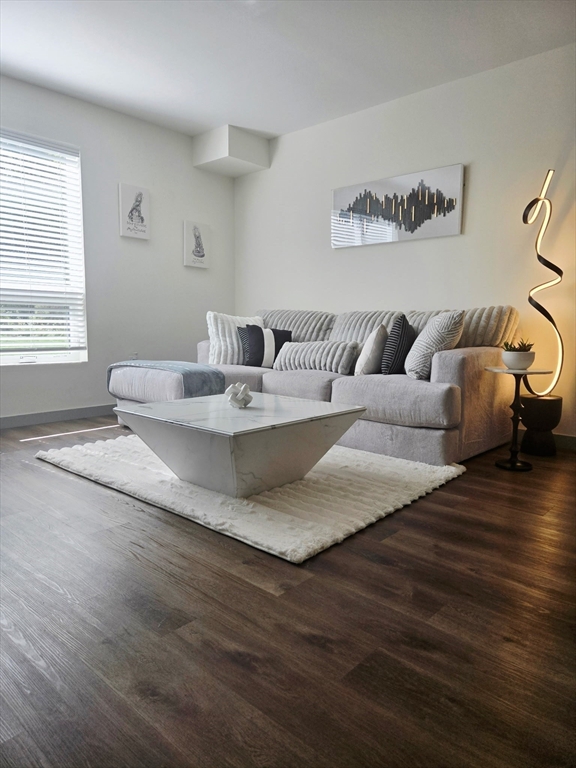 Wilmington, Massachusetts, 01887, United States, 1 Bedroom Bedrooms, ,1 BathroomBathrooms,Residential,For Sale,1983423