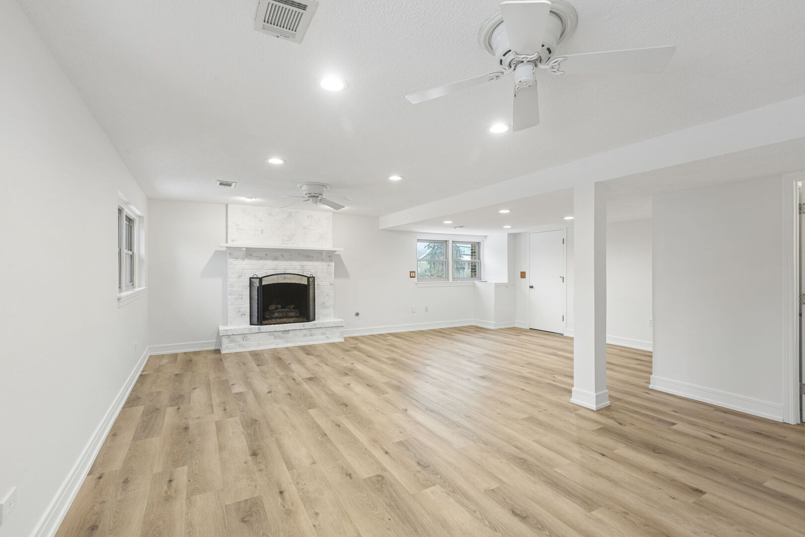 Arlington Heights, Illinois, 60004, United States, 3 Bedrooms Bedrooms, ,2 BathroomsBathrooms,Residential,For Sale,2000962