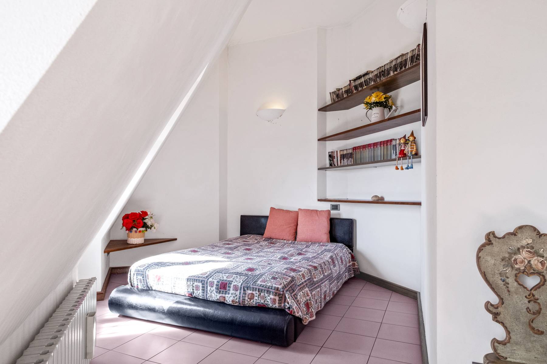 Luino, Varese, 21016, IT, 9 Bedrooms Bedrooms, ,10 BathroomsBathrooms,Residential,For Sale,1804075