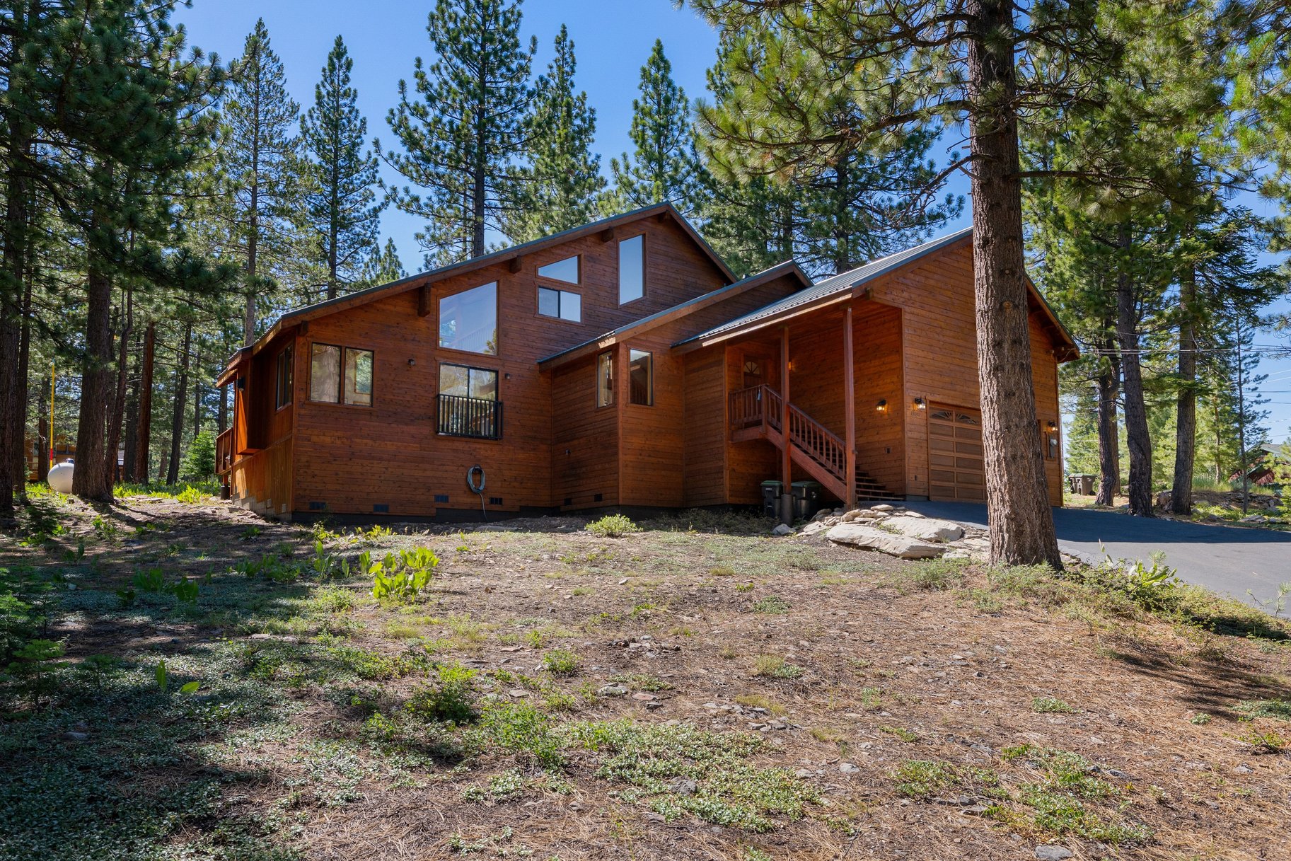 Sunlit Tahoe Donner Home with Spacious Rooms - 物件實景
