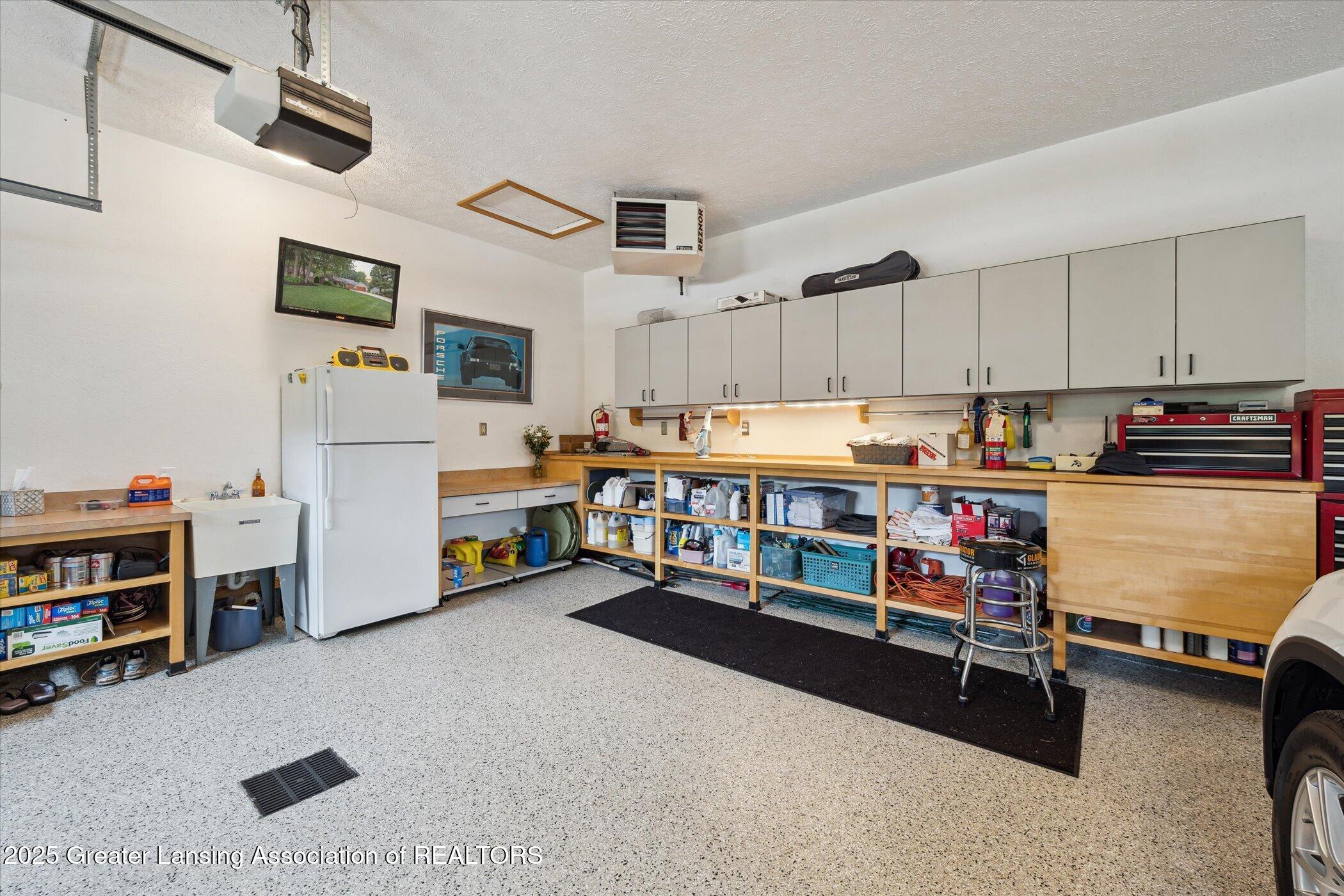Bath, Michigan, 48808, United States, 4 Bedrooms Bedrooms, ,3 BathroomsBathrooms,Residential,For Sale,1890488
