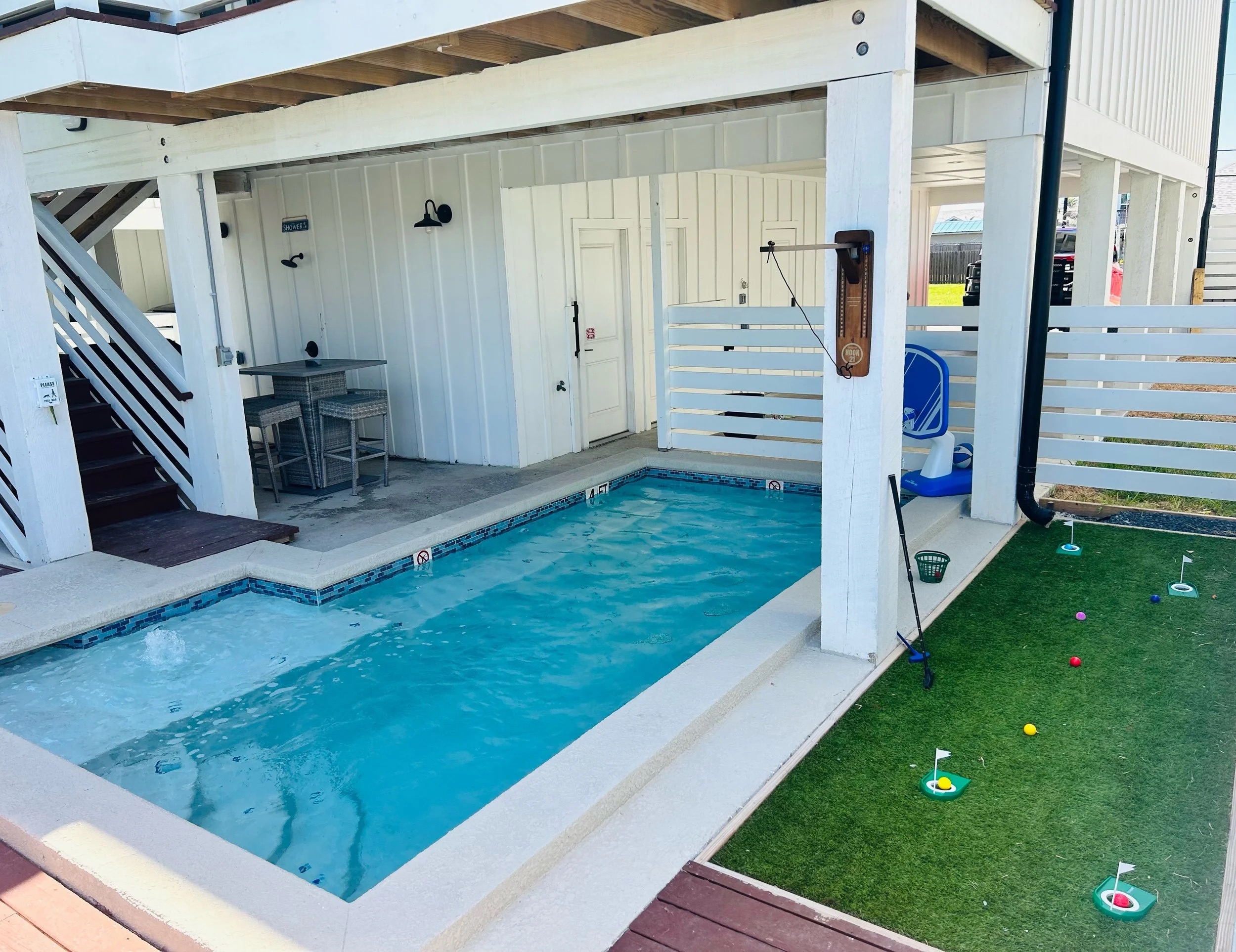 Port Aransas, Texas, 78373, United States, 5 Bedrooms Bedrooms, ,4 BathroomsBathrooms,Residential,For Sale,1982131