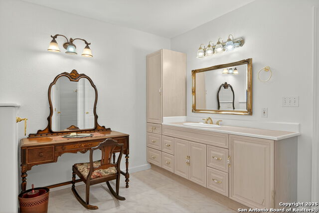 Medina, Texas, 78055, United States, 4 Bedrooms Bedrooms, ,3 BathroomsBathrooms,Residential,For Sale,1961277