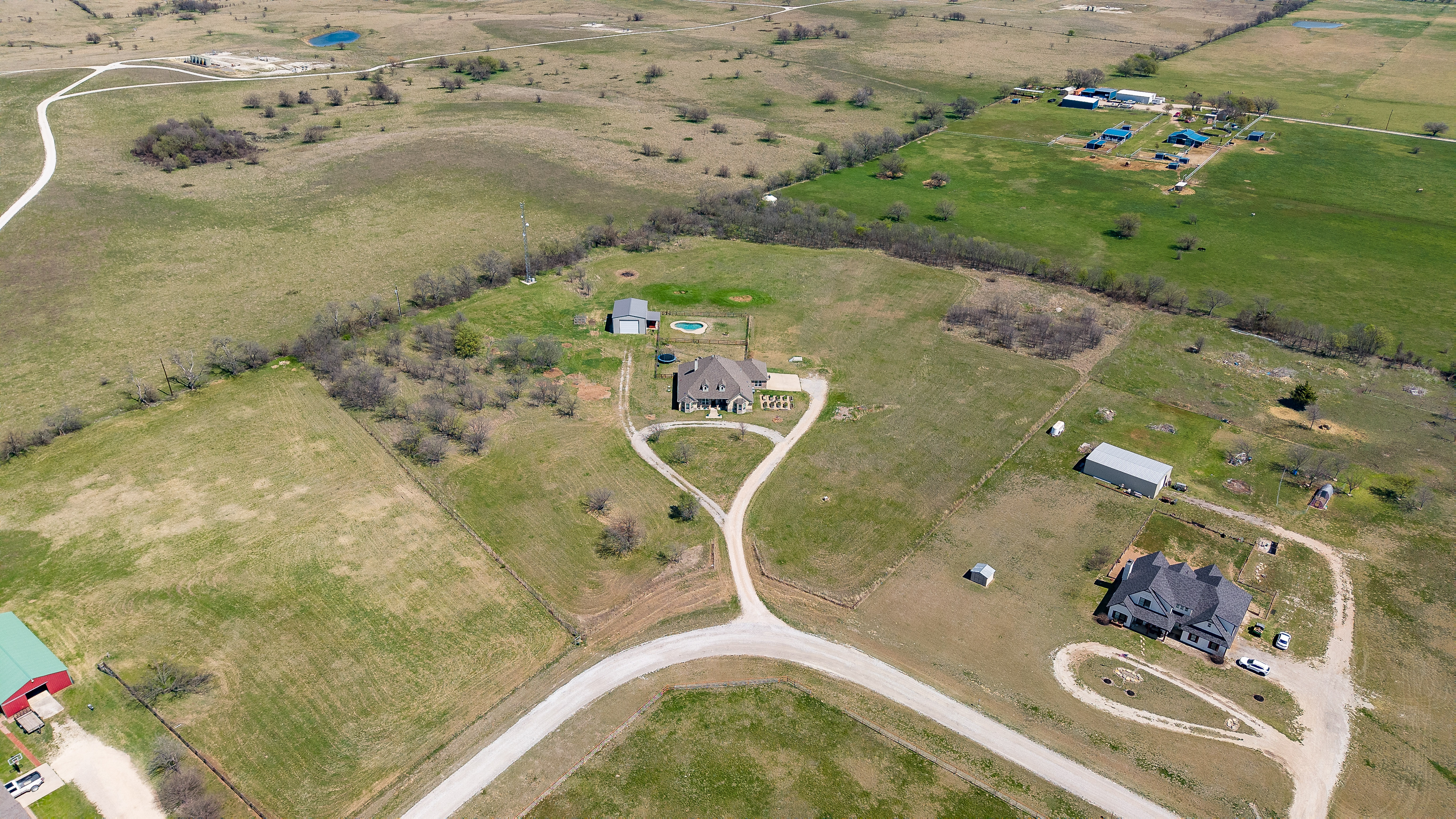  8.53-Acre Homestead With No HOA in Justin, Texas - 物件實景