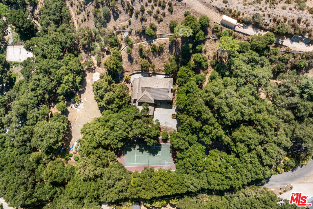 Calabasas, California, 91302, United States, 5 Bedrooms Bedrooms, ,4 BathroomsBathrooms,Residential,For Sale,1911513