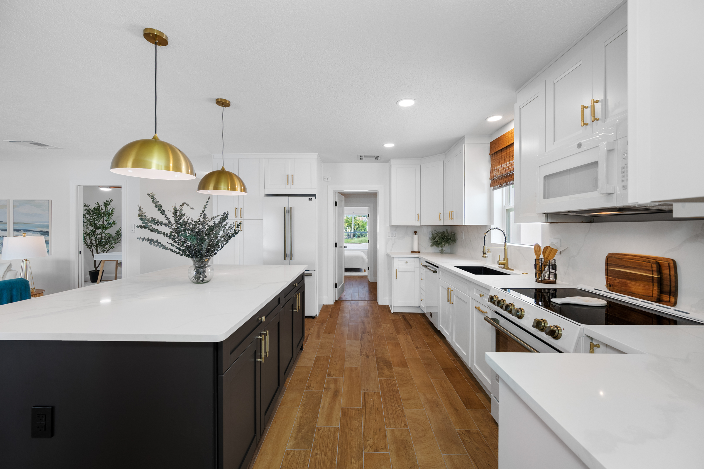 St Petersburg, Florida, 33707, United States, 3 Bedrooms Bedrooms, ,2 BathroomsBathrooms,Residential,For Sale,2034838