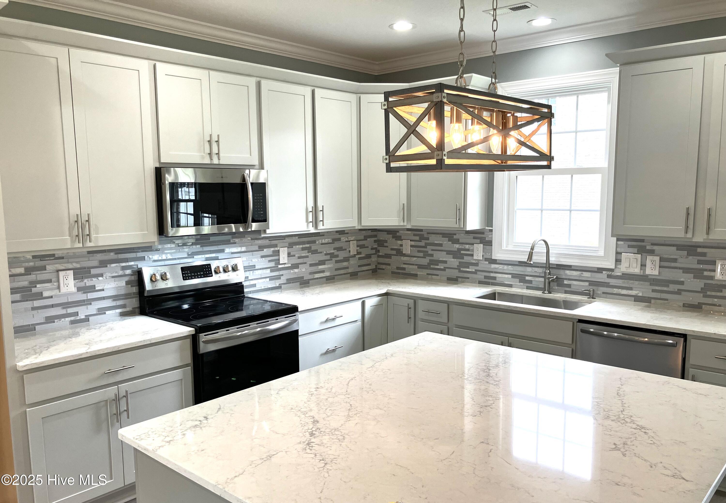 Jacksonville, North Carolina, 28546, United States, 5 Bedrooms Bedrooms, ,3 BathroomsBathrooms,Residential,For Sale,1980601