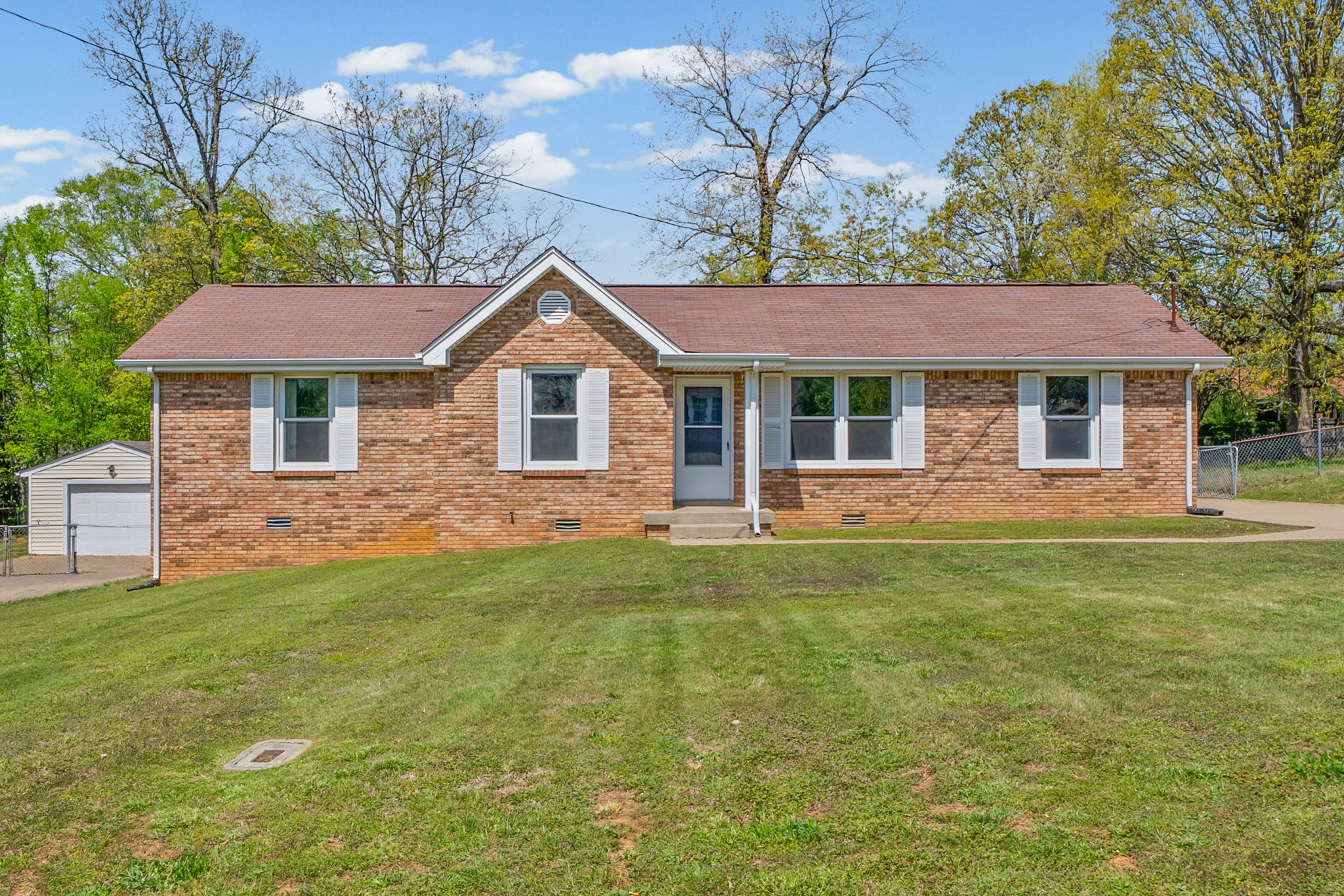 Poppy Dr, Clarksville, TN 37042