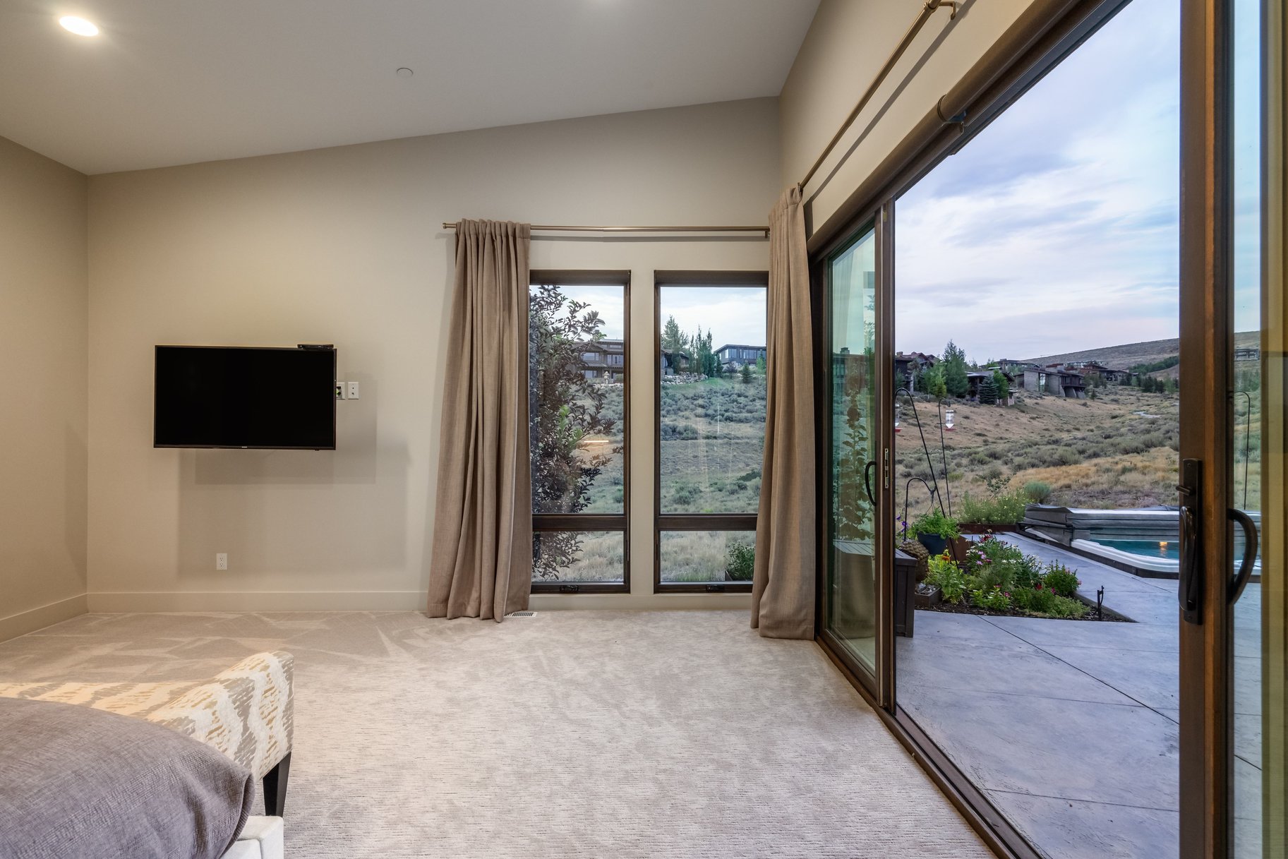  Contemporary Promontory Home with Exceptional Indoor-Outdoor Living - 物件實景