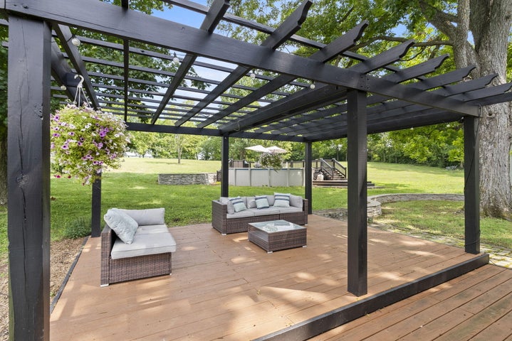 Versailles, Kentucky, 40383, United States, 4 Bedrooms Bedrooms, ,Residential,For Sale,1900700