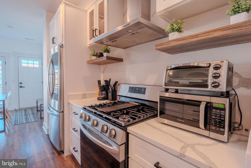 Washington, District of Columbia, 20011, United States, 4 Bedrooms Bedrooms, ,4 BathroomsBathrooms,Residential,For Sale,1895045
