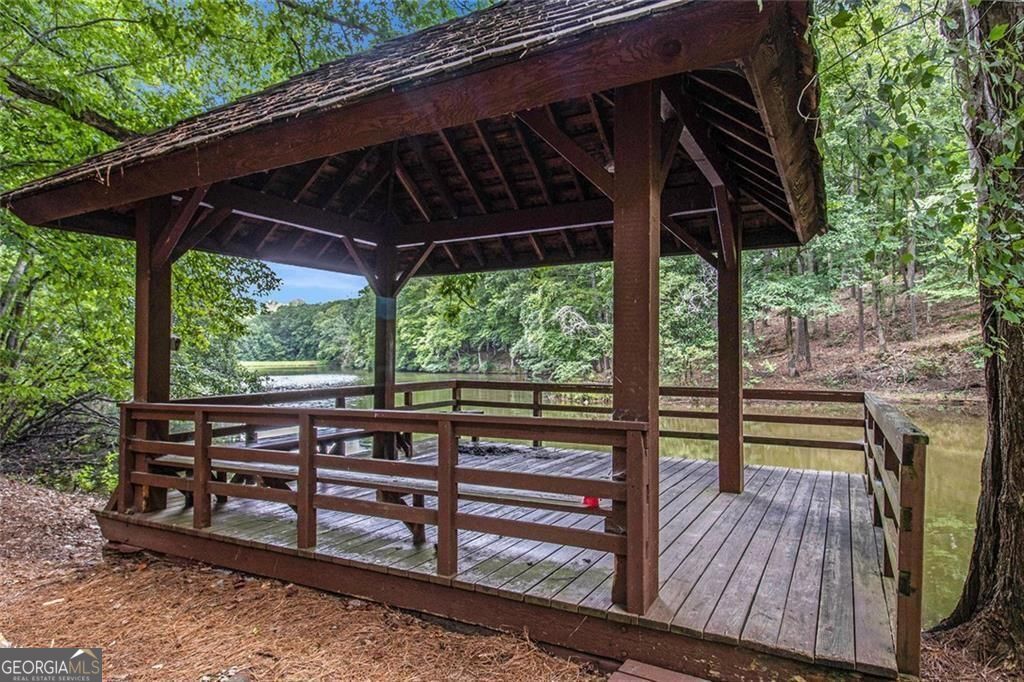 Roswell, Georgia, 30075, United States, 6 Bedrooms Bedrooms, ,4 BathroomsBathrooms,Residential,For Sale,1910371