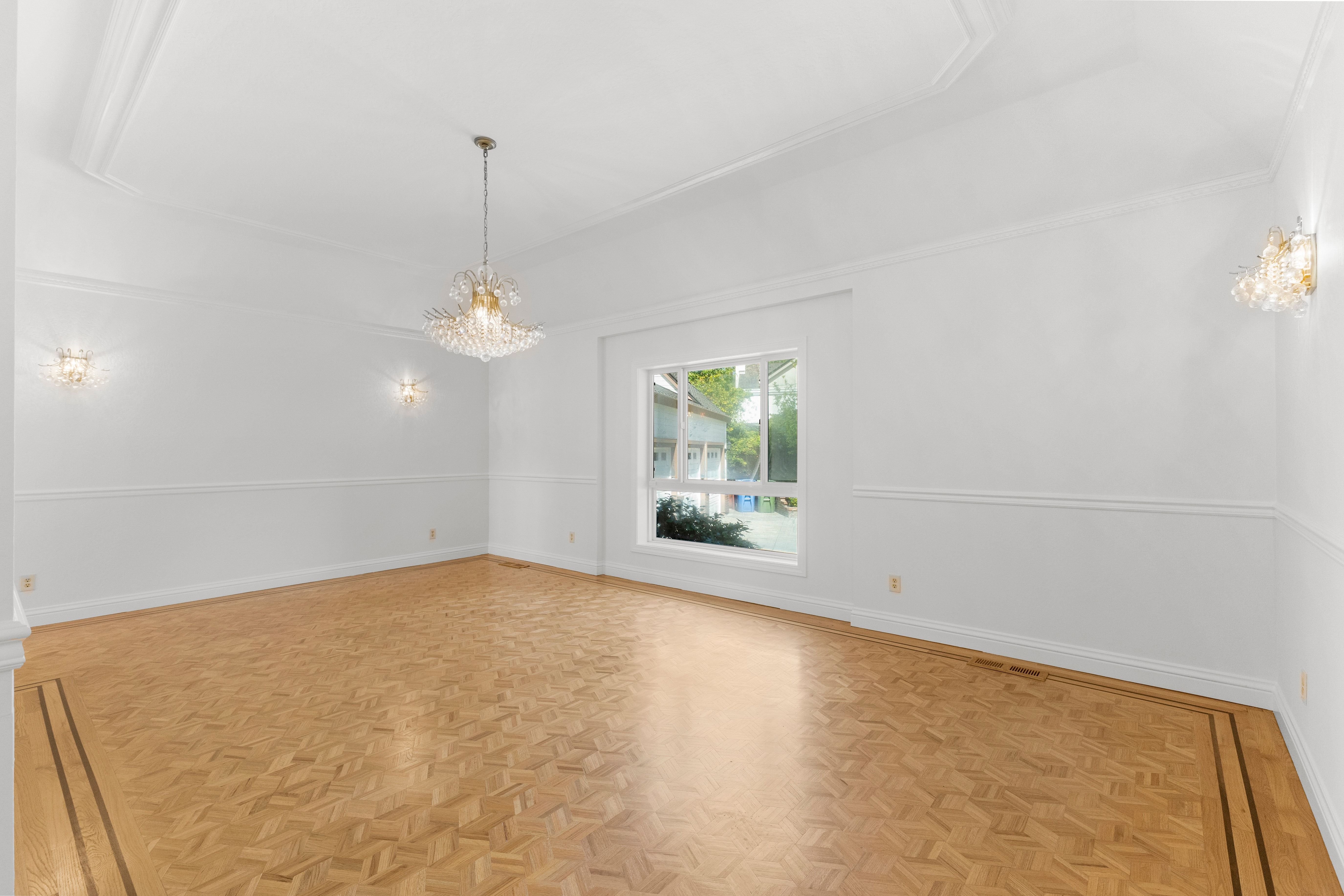  Elegant Custom Home in Gated Silver Maple - 物件實景