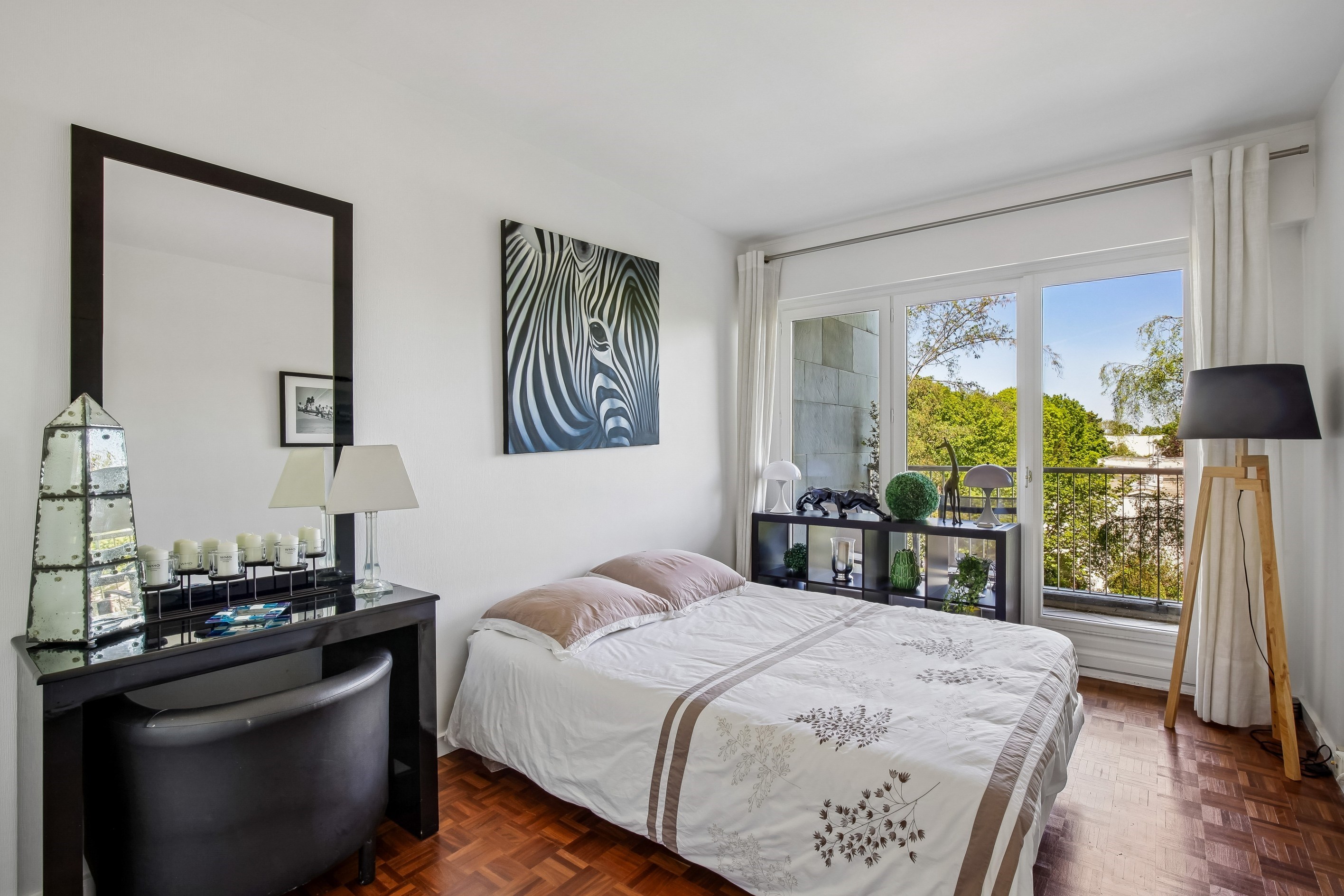  Sun-Filled Apartment with Terrace, Balcony and Open Green Views - 物件實景