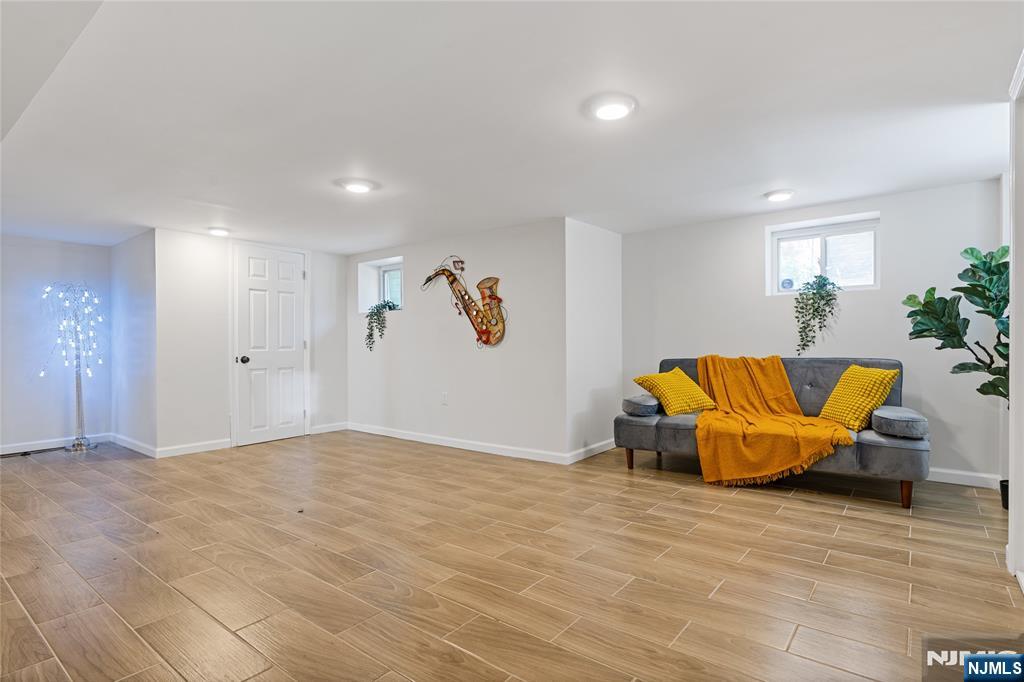 Rutherford, New Jersey, 07070, United States, 3 Bedrooms Bedrooms, ,4 BathroomsBathrooms,Residential,For Sale,1826504