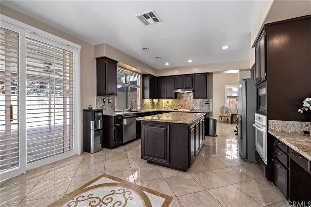 Murrieta, California, 92563, United States, 4 Bedrooms Bedrooms, ,3 BathroomsBathrooms,Residential,For Sale,1920911