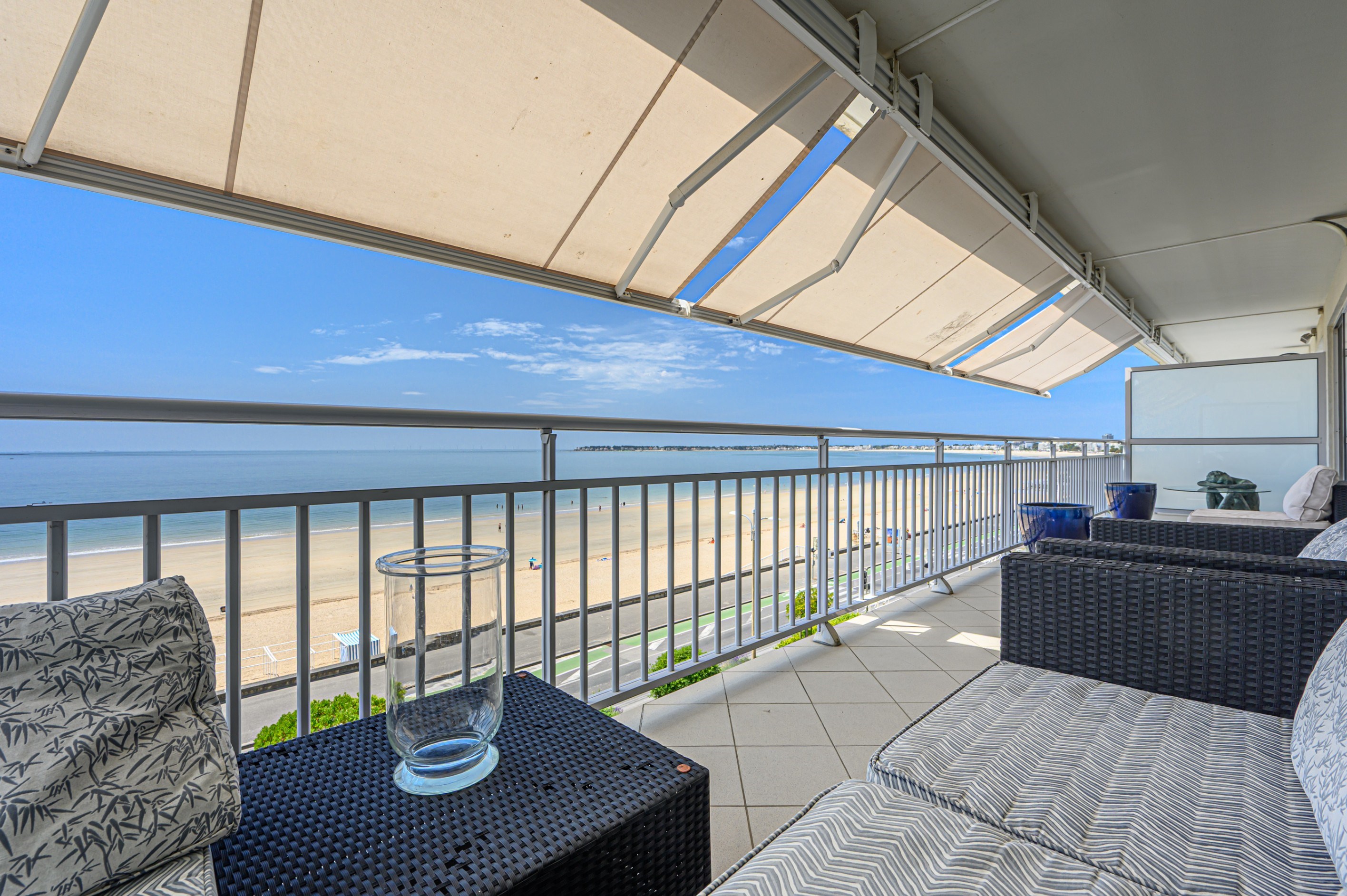  Exceptional Ocean-Facing Flat with Panoramic Terrace, Close to the Beaches and … - 物件實景