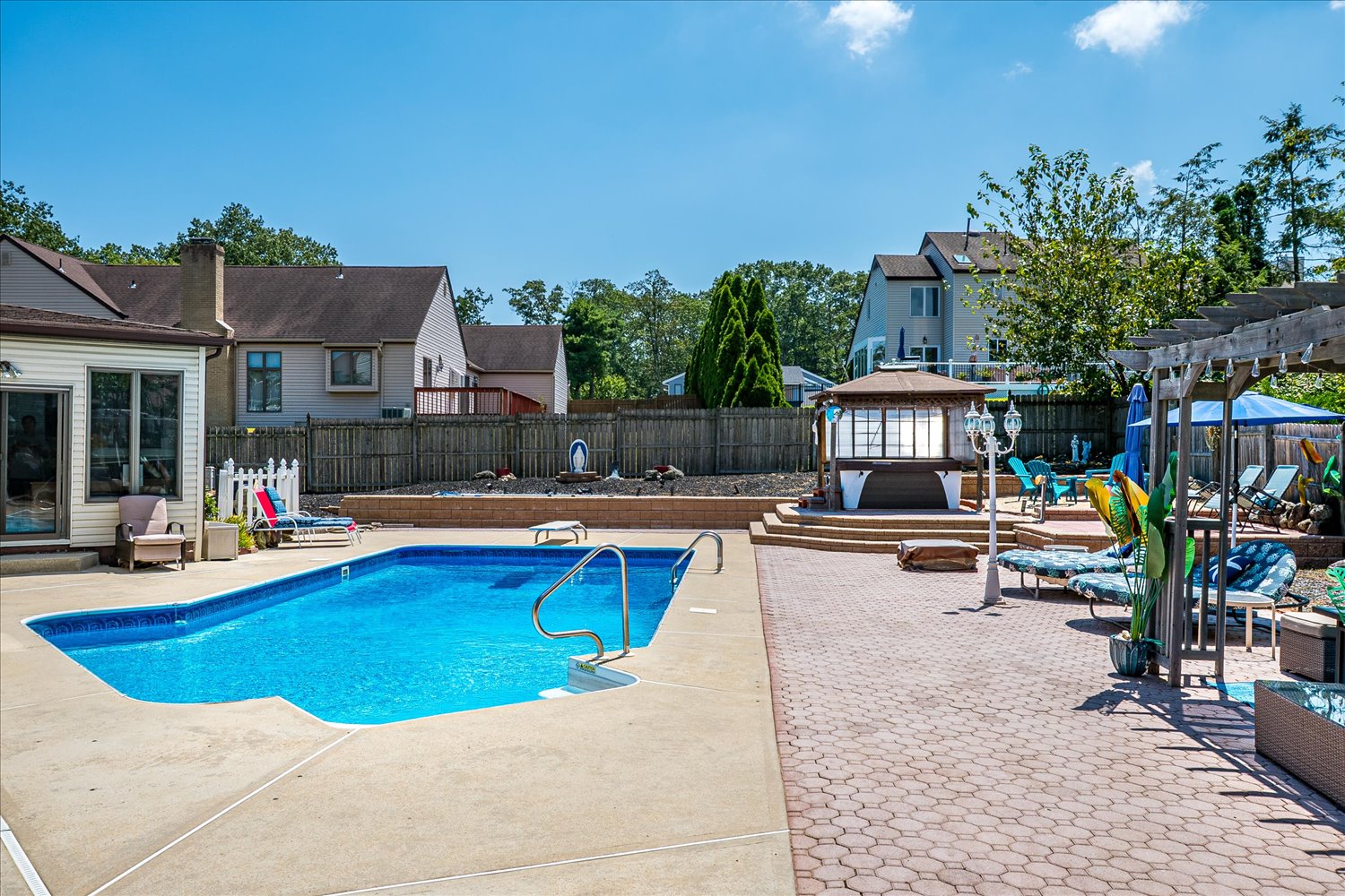Eatontown, New Jersey, 07724, United States, 9 Bedrooms Bedrooms, ,4 BathroomsBathrooms,Residential,For Sale,1910757