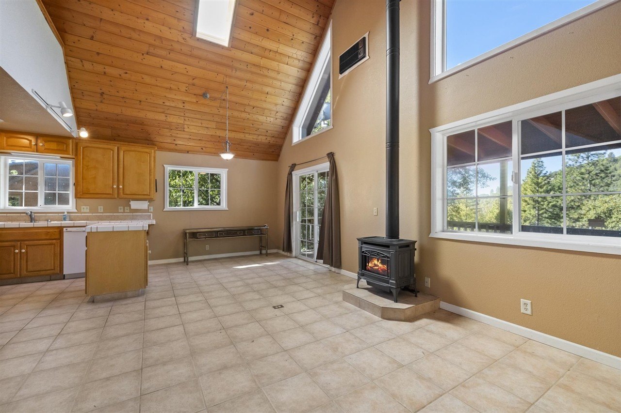 Sonora, California, 95370, United States, 4 Bedrooms Bedrooms, ,3 BathroomsBathrooms,Residential,For Sale,1793029