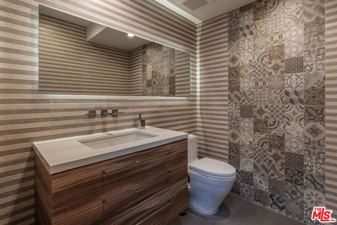 Beverly Hills, California, 90210, United States, 5 Bedrooms Bedrooms, ,9 BathroomsBathrooms,Residential,For Sale,1906570