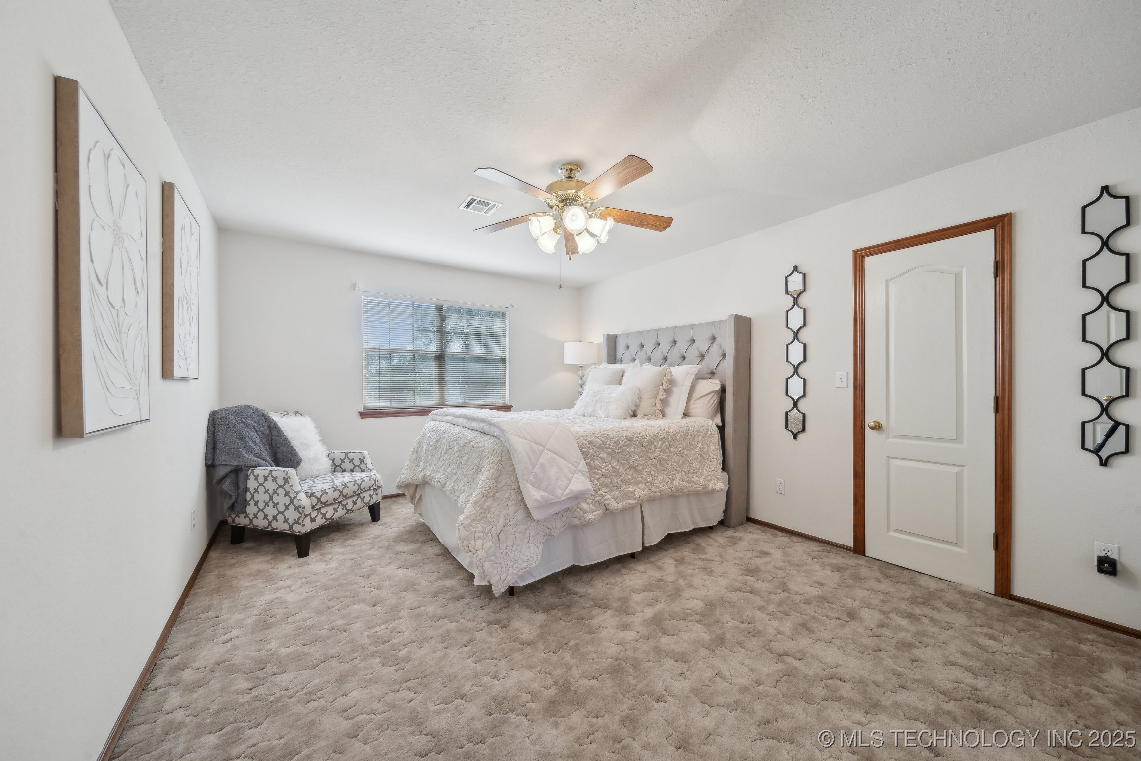 Collinsville, Oklahoma, 74021, United States, 4 Bedrooms Bedrooms, ,3 BathroomsBathrooms,Residential,For Sale,1993596