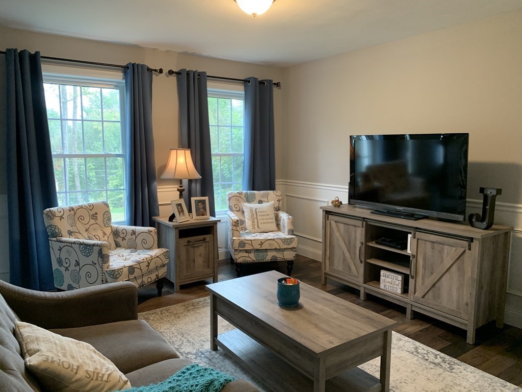 Derry, New Hampshire, 03038, United States, 4 Bedrooms Bedrooms, ,3 BathroomsBathrooms,Residential,For Sale,1942681