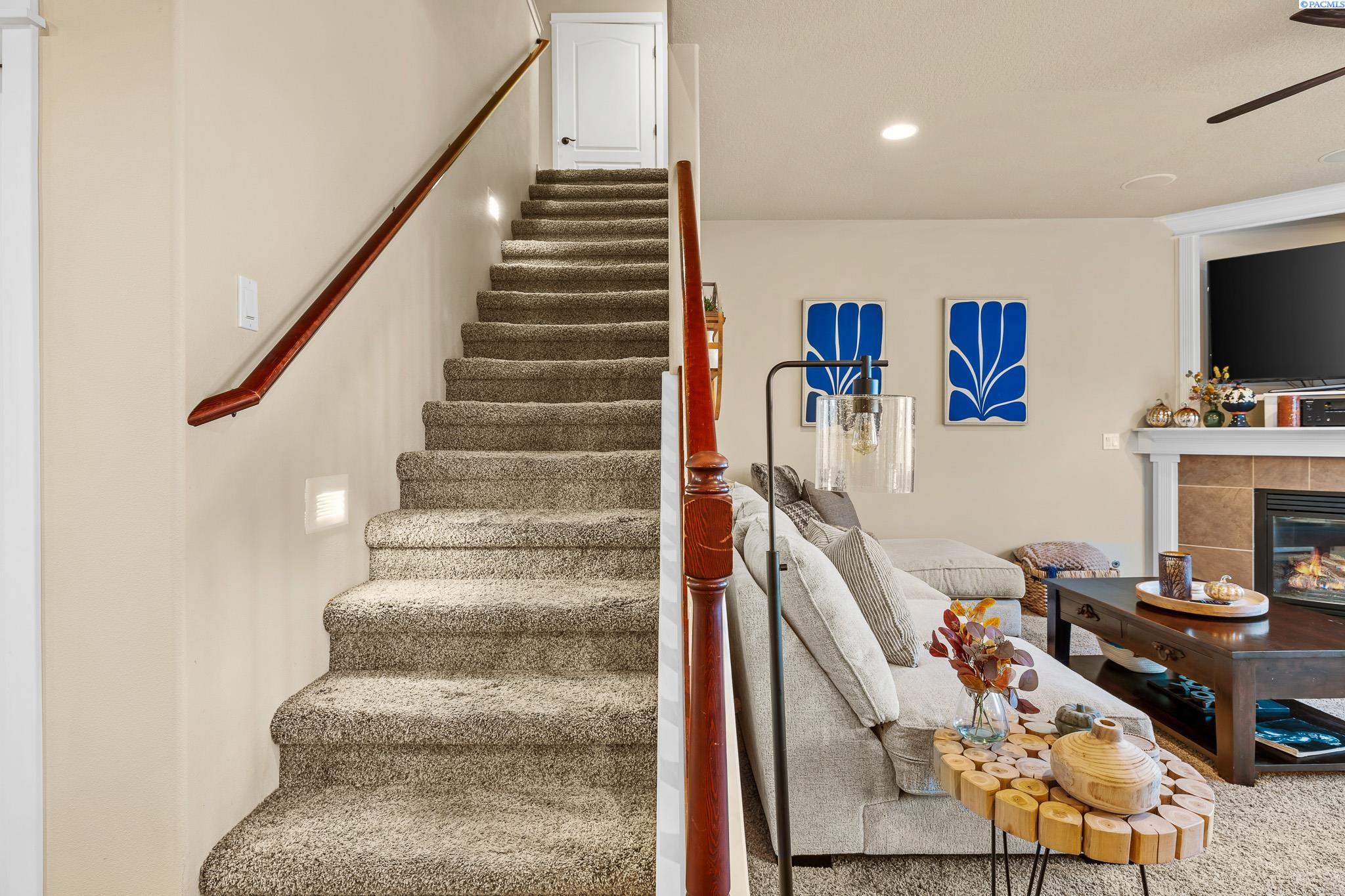 Kennewick, Washington, 99338, United States, 4 Bedrooms Bedrooms, ,3 BathroomsBathrooms,Residential,For Sale,1982934